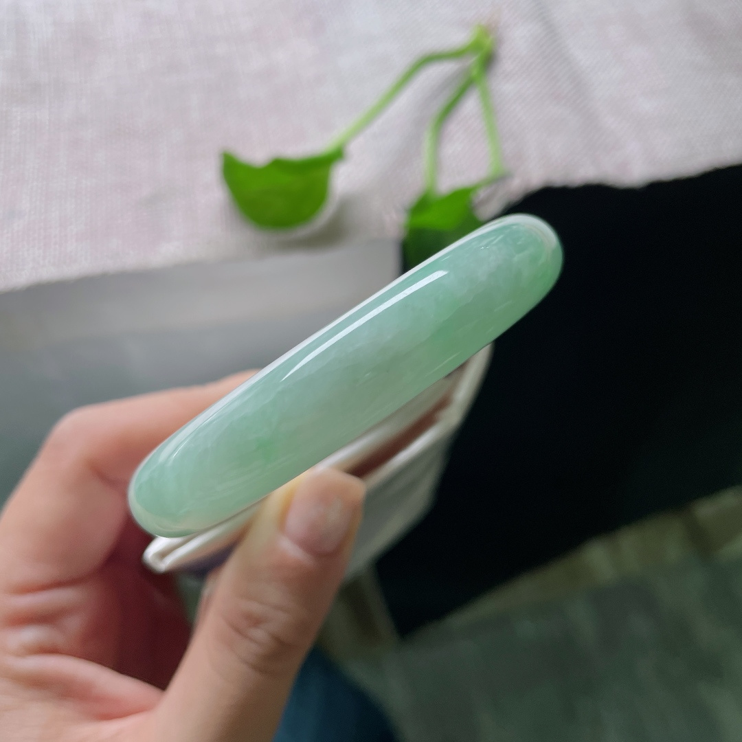 54.7/12.5/9，绿底正圈，色泽治愈，佩戴温柔甜美，落落大方，皮纹，ss52481a