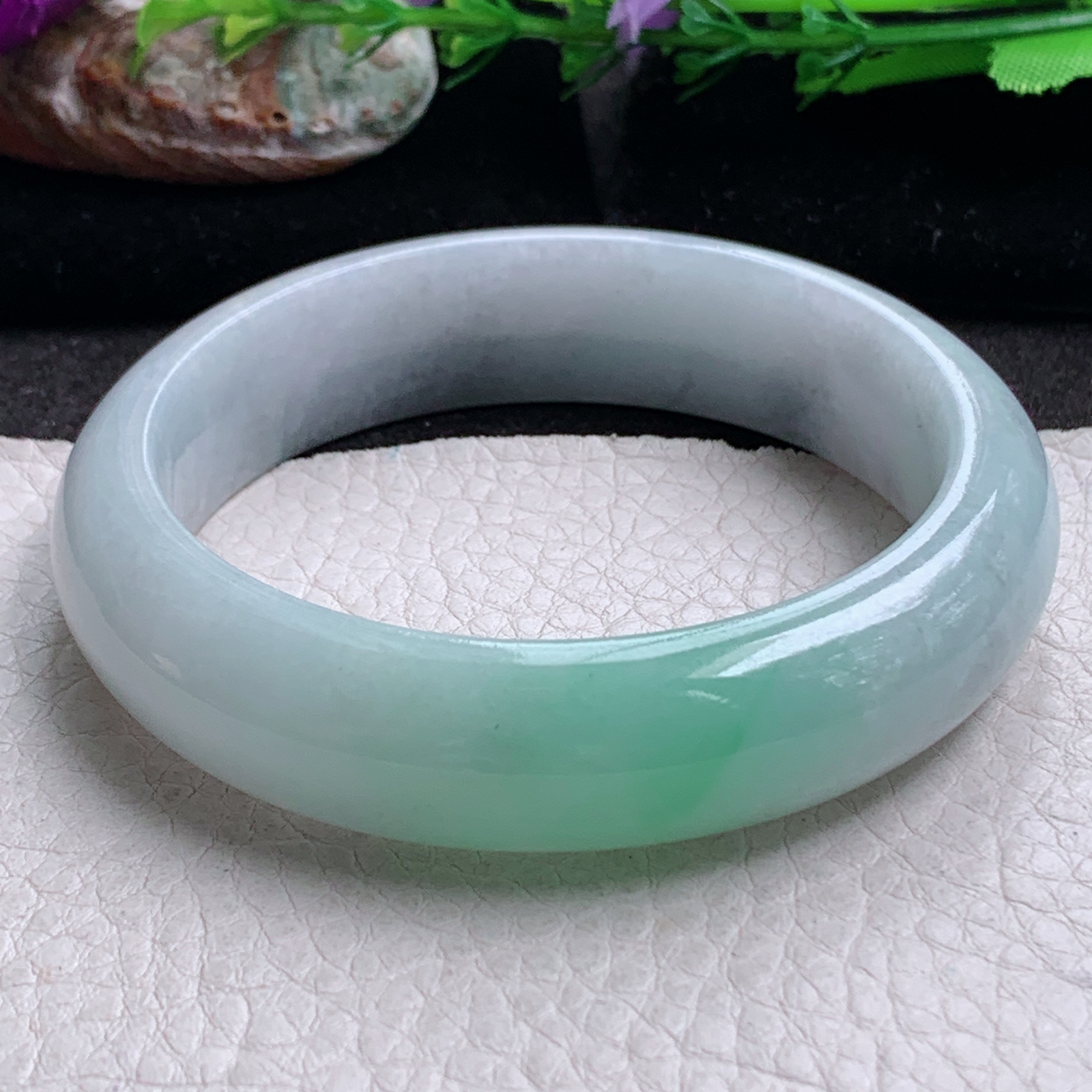 js实拍57.5*15.5*9轮胎镯 缅甸翡翠a货玉手镯飘绿厚装正圈玉手环
