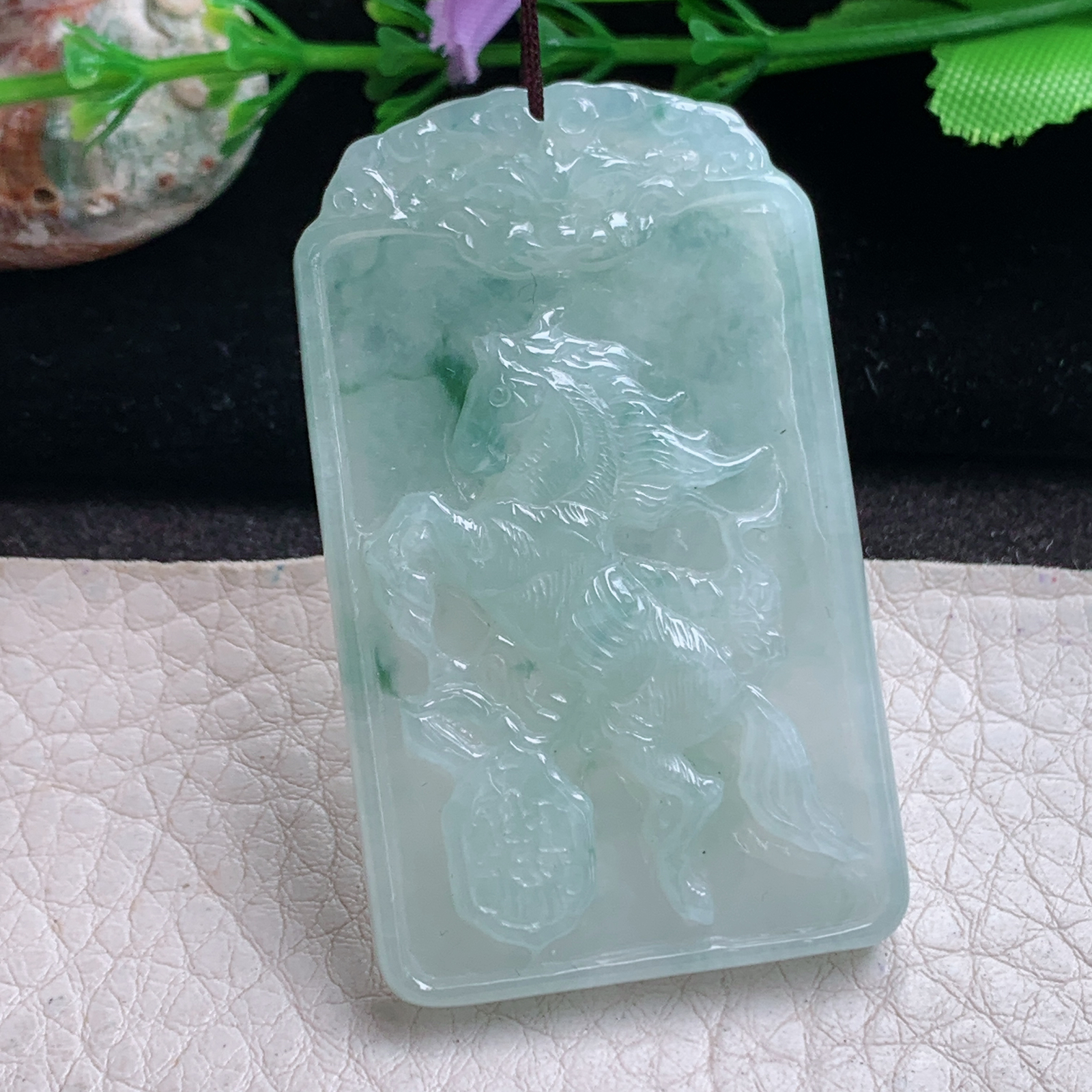 kh实拍52.8*31.5*6缅甸翡翠飘花一马当先吊坠生肖马牌
