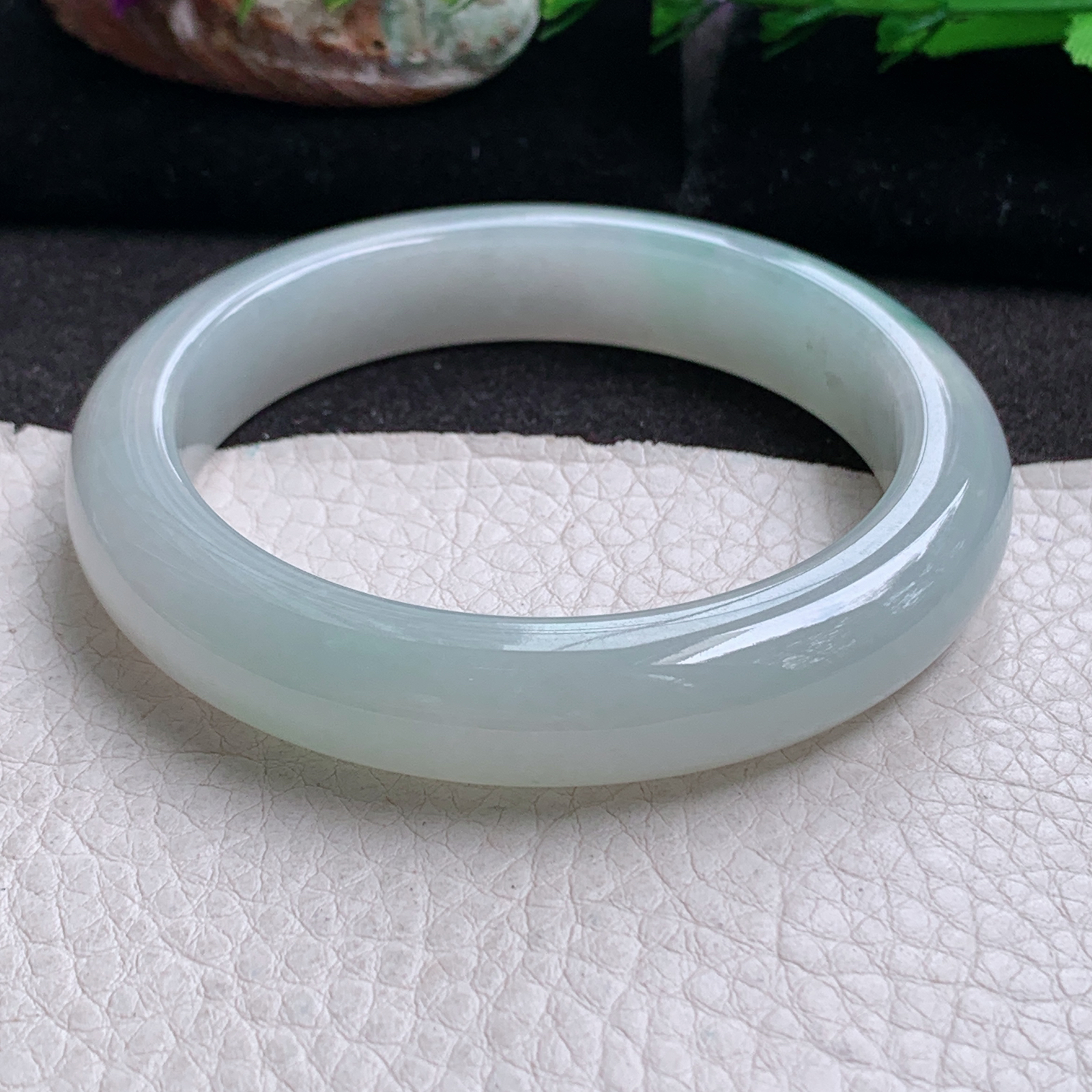 ll自然光56.5*11.8*9平安镯 缅甸翡翠a货玉手镯浅绿飘花胶感正圈玉手环