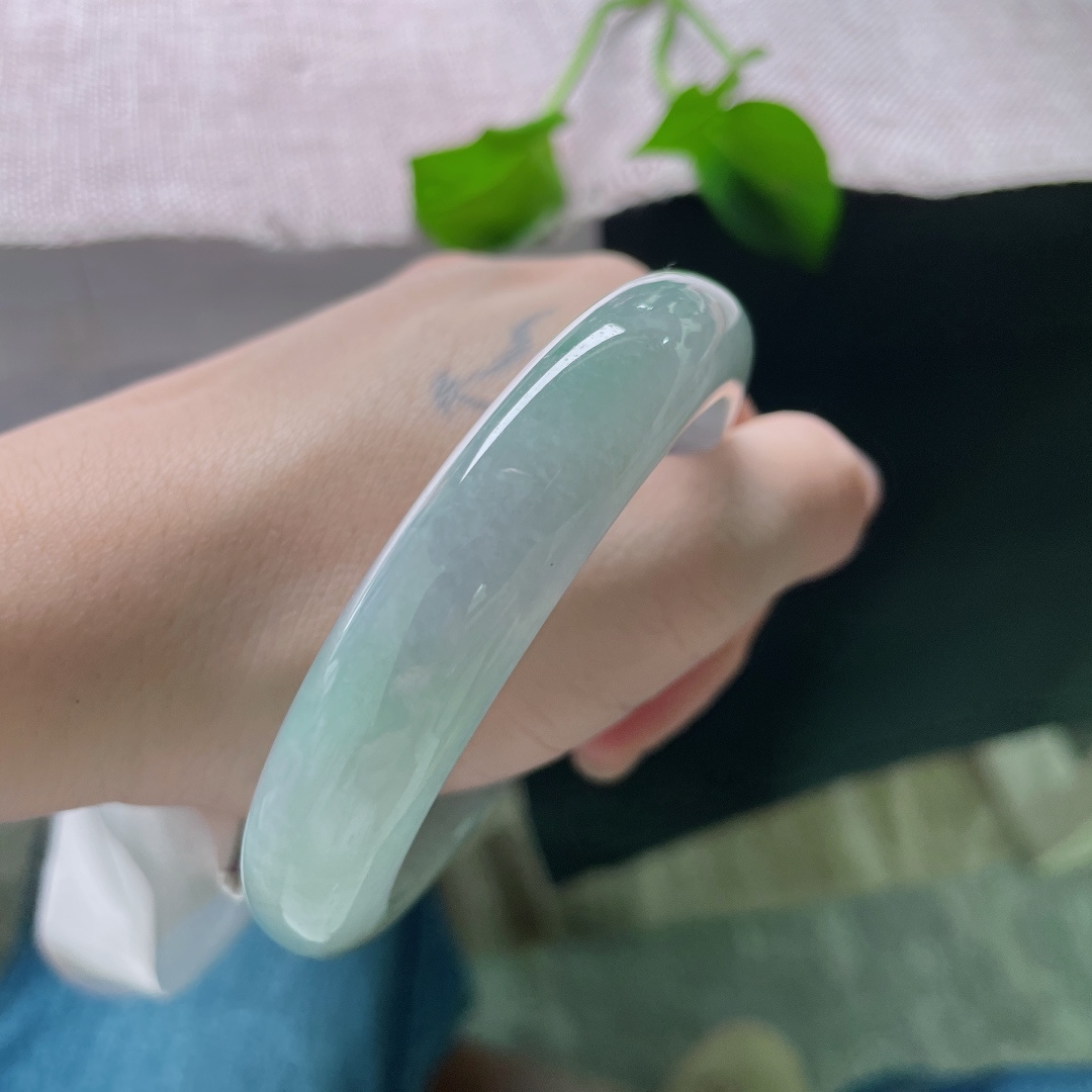58.7/12.9/8.7烟紫正圈，水润细腻，江南烟雨，意境感满满，贵气，无裂，ss52125a
