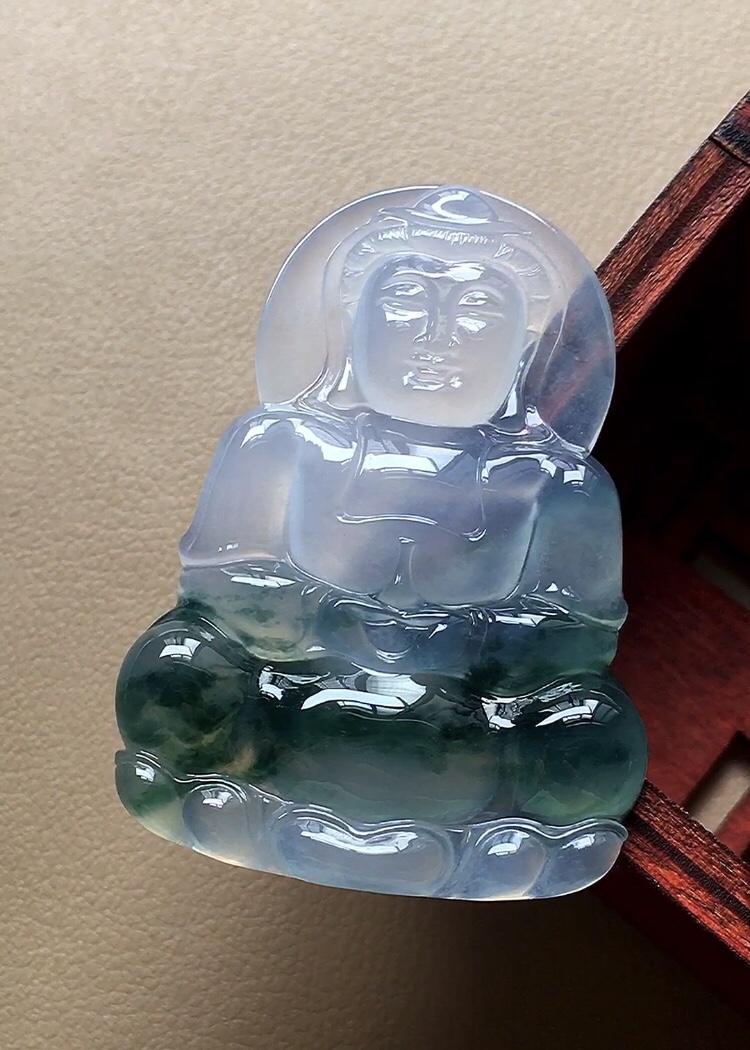 ️ 玻璃种福禄寿观音，飘彩十分漂亮，观音妙相慈悲为怀，无裂，尺寸44.2/31.5/5，超值