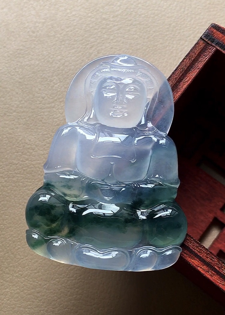 ️ 玻璃种福禄寿观音，飘彩十分漂亮，观音妙相慈悲为怀，无裂，尺寸44.2/31.5/5，超值