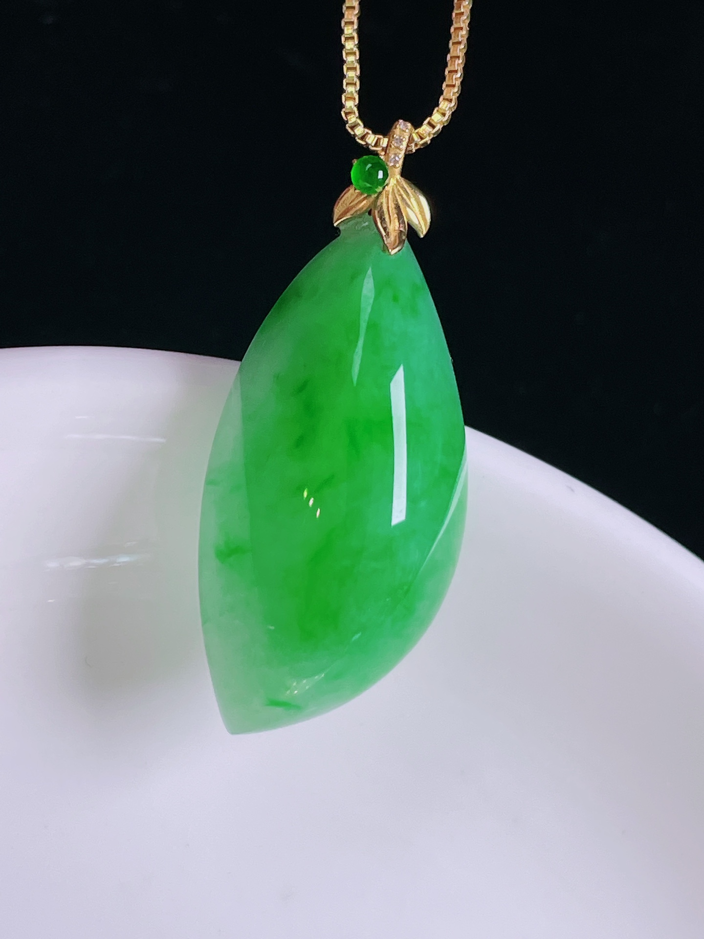 ️辣绿随形，老种起光，细底通透，尺寸：35/29.8/15/10mm，0506