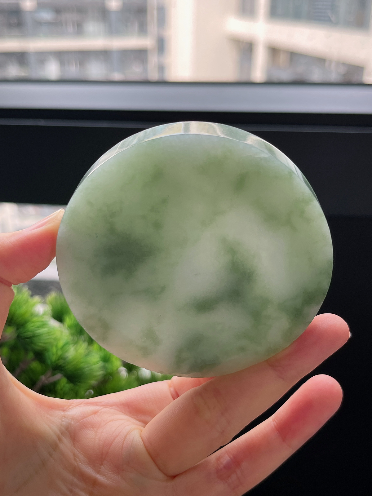 翡翠镯饼，正圈最大做57，圆条最大做53