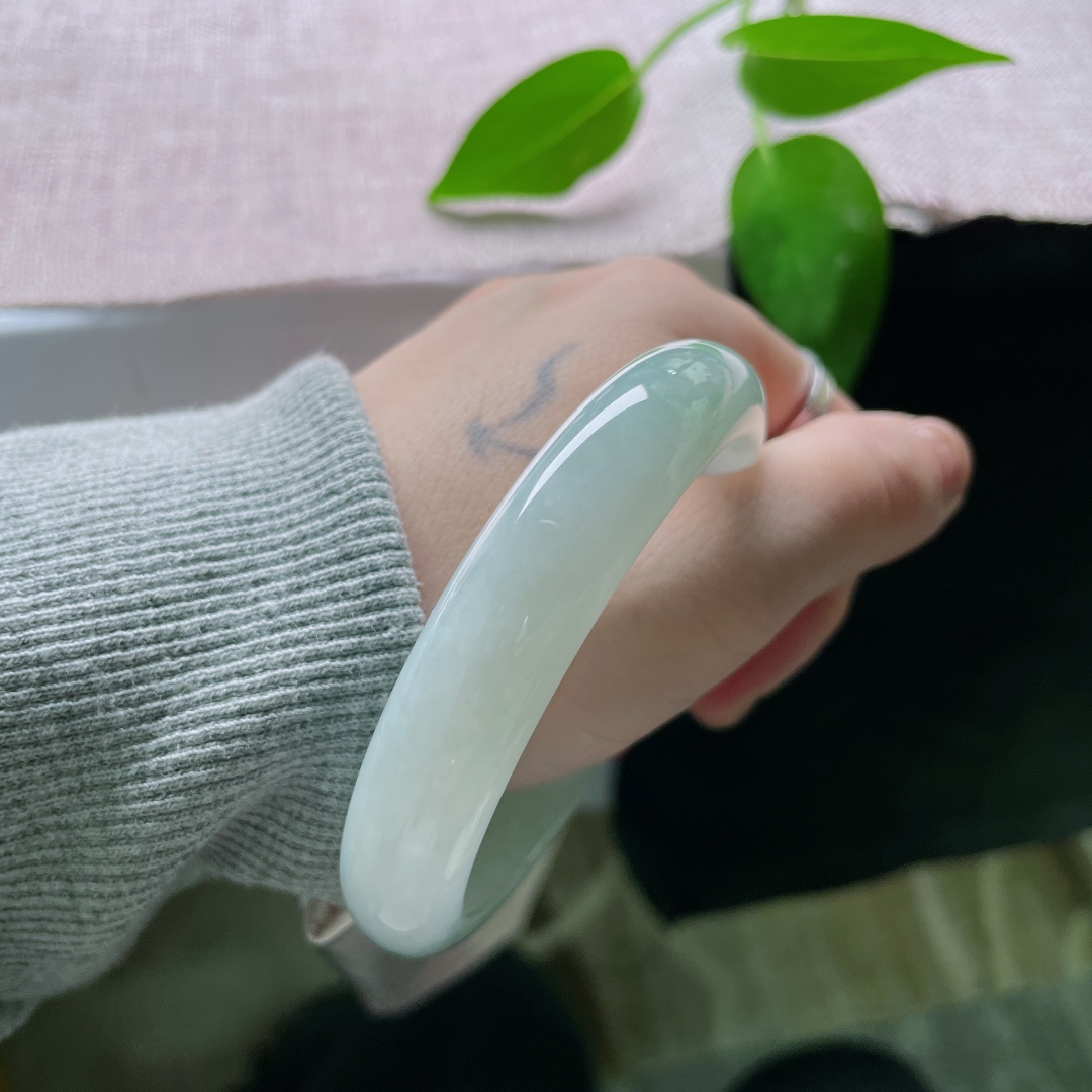 58.4/12.5/8.1，淡绿底正圈，干净清润，种老，柔美动人，温婉贤淑，无裂，ss50291a