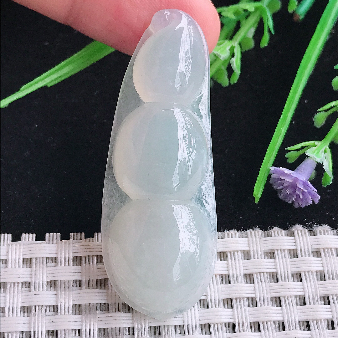 实拍A货翡翠51/19/8.8老坑秀气冰润福豆四季豆吊坠翡翠玉挂件