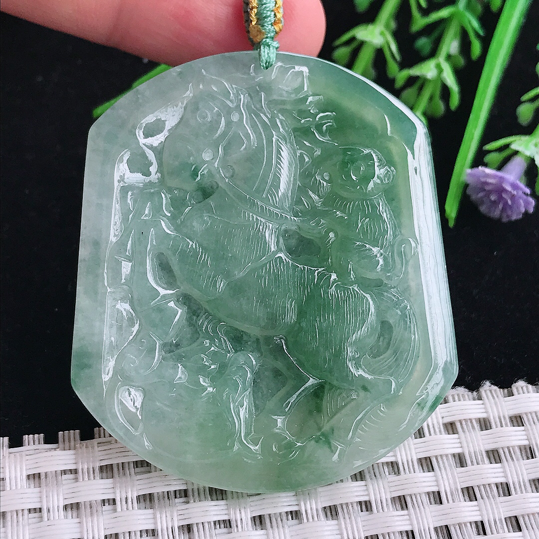 实拍A货翡翠51/44.7/4.6老坑冰润起胶冰晴绿马上封侯马牌吊坠翡翠玉挂件