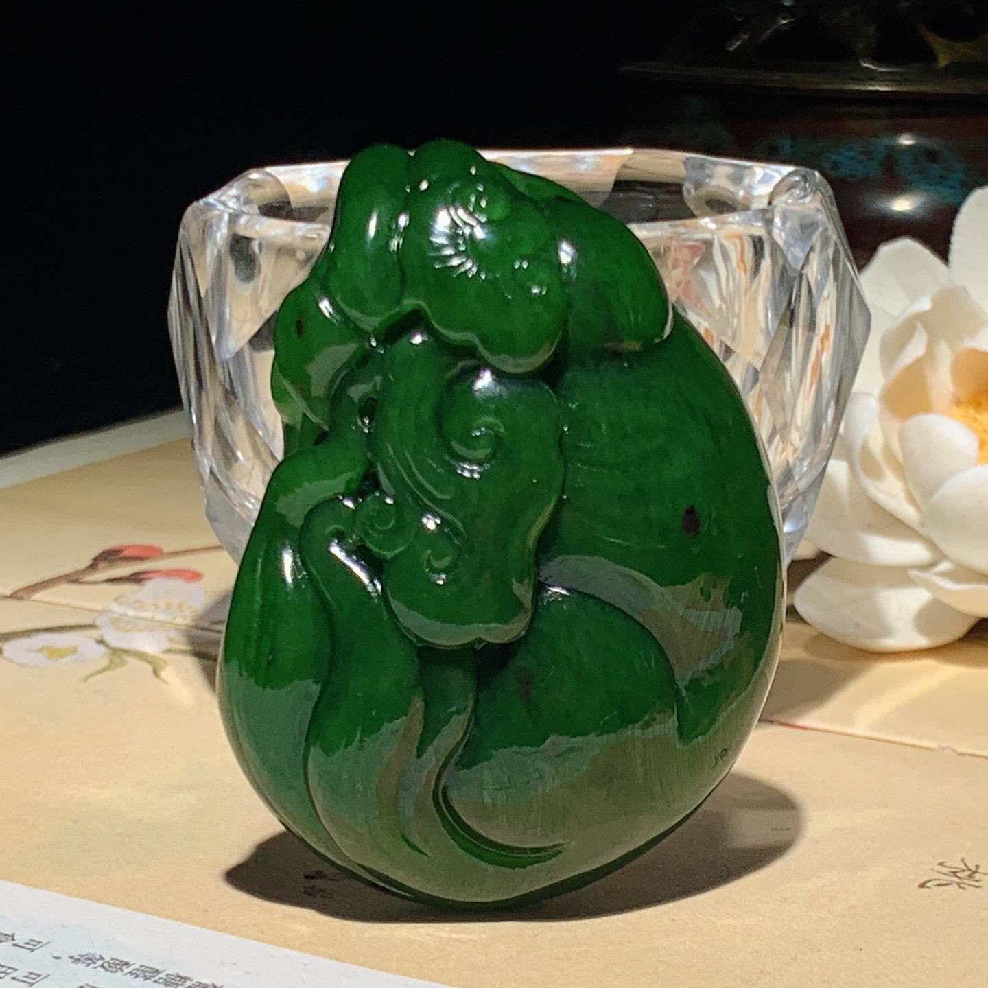 和田玉阳绿俄罗斯碧玉马到成功马把件！尺寸59/43/25重105.5克 玉质细腻油润 底色纯净 脂粉好，品质好。lt260505