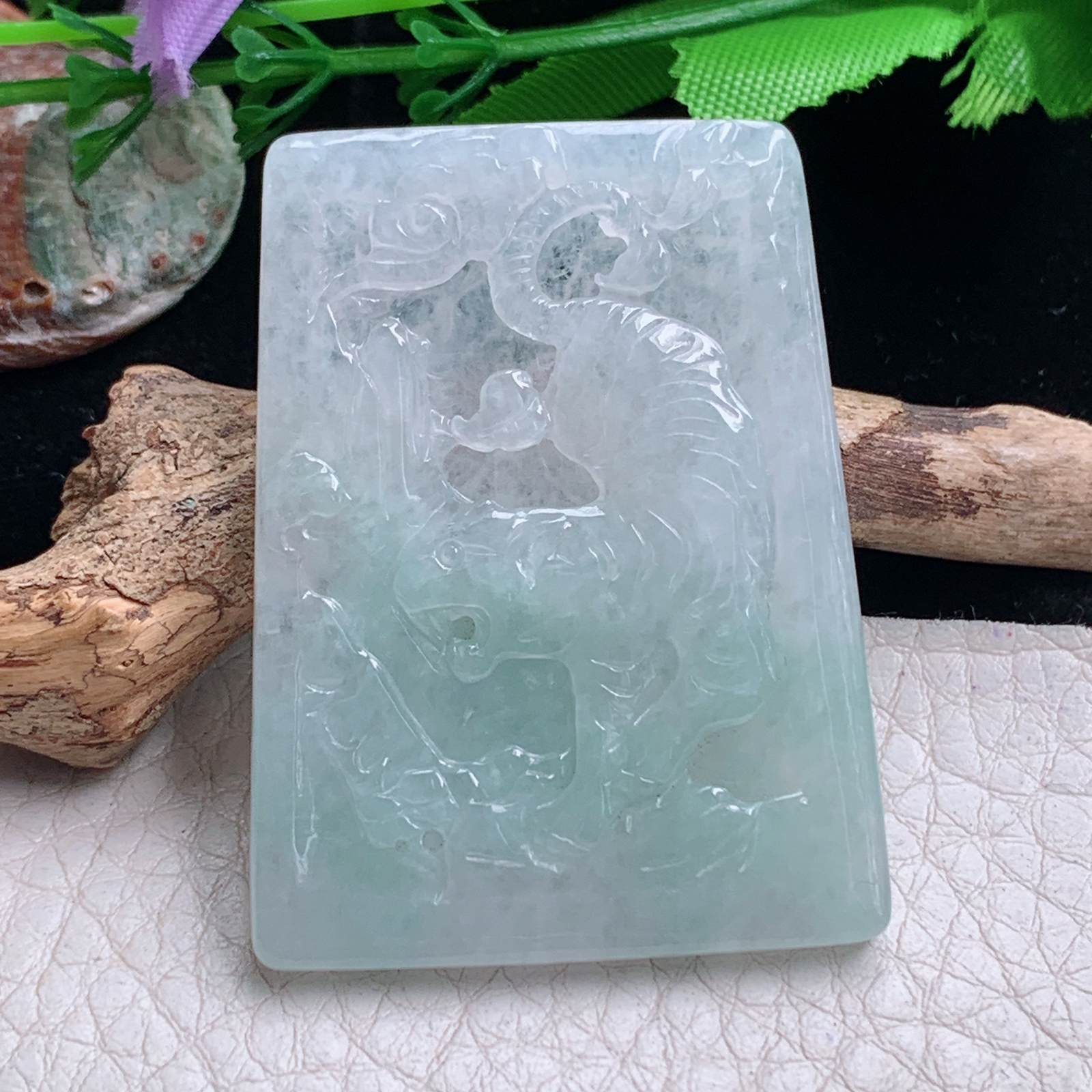 yj实拍49*36*4.5缅甸翡翠冰透生肖虎吊坠虎虎生威下山虎玉坠