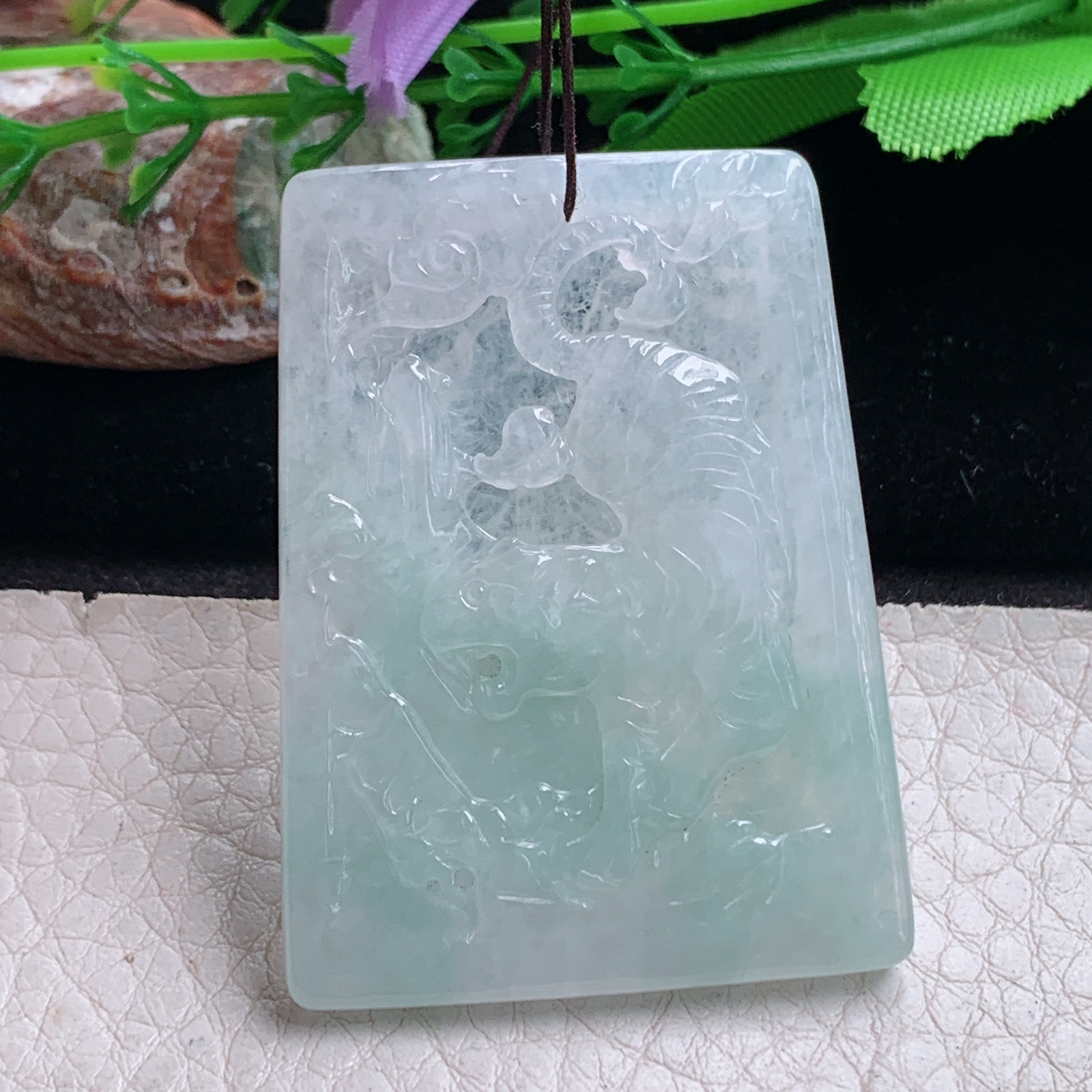 yj实拍49*36*4.5缅甸翡翠冰透生肖虎吊坠虎虎生威下山虎玉坠