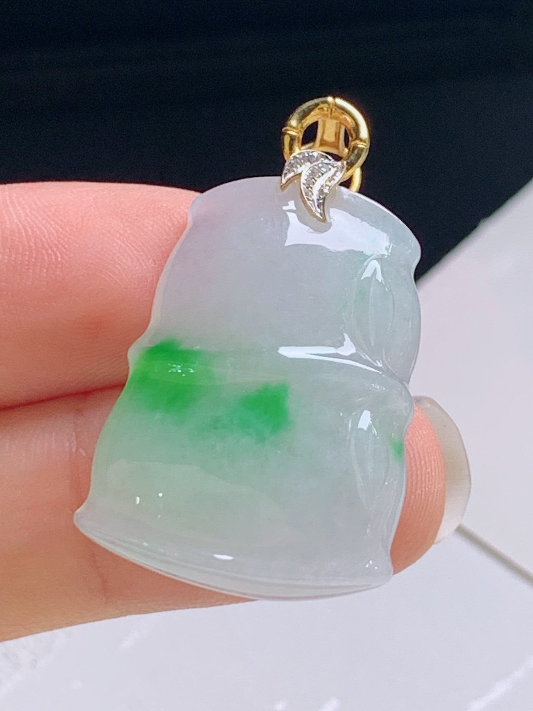 ️ 冰种飘绿竹节吊坠，水润饱满，飘绿灵动，裸石26.2-19.1-5.832.1