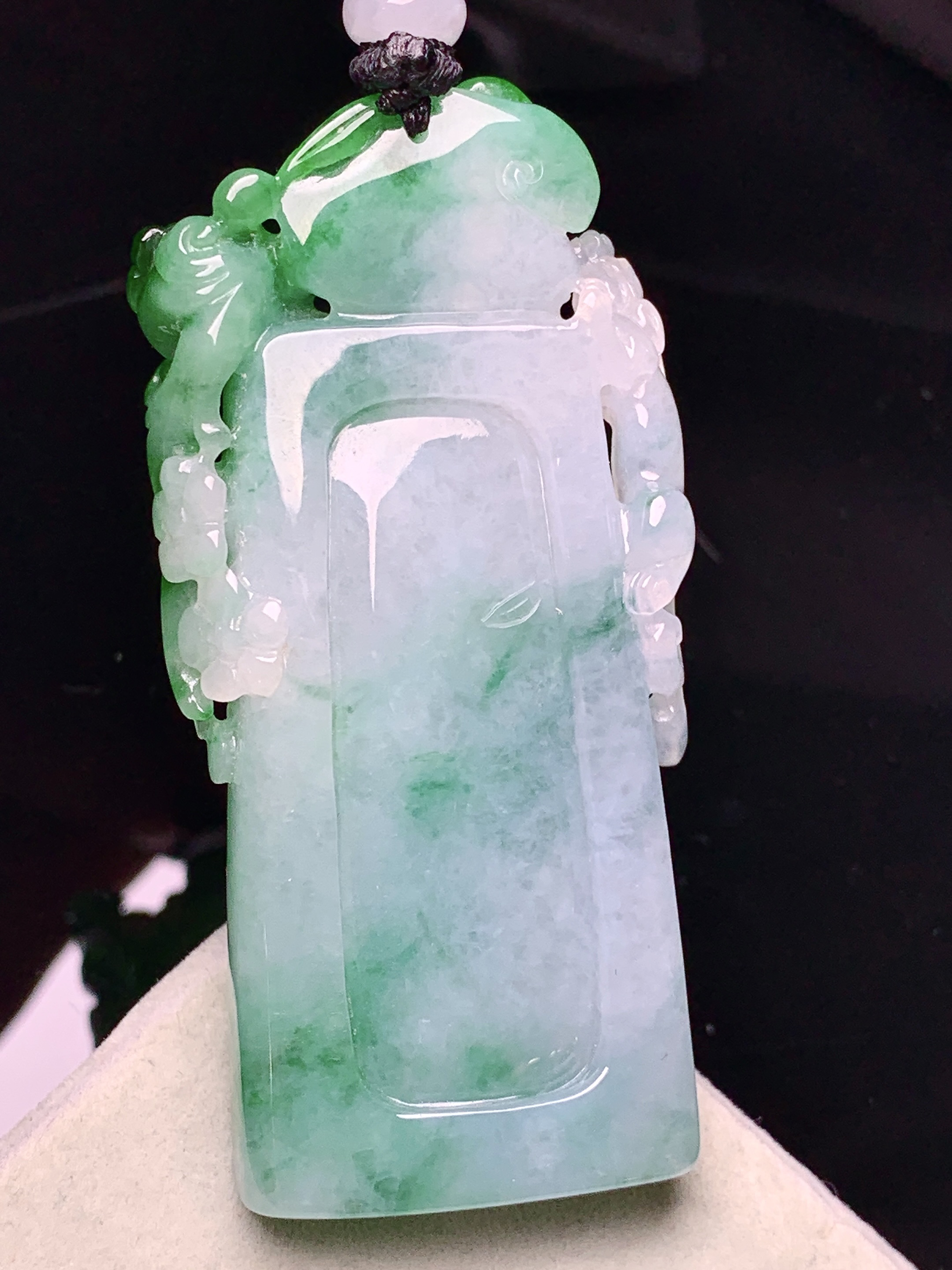 飘绿竹节吊坠 玉质细腻 色泽艳丽清新 水润亮眼 整体尺寸60.8*26*7.8 L1