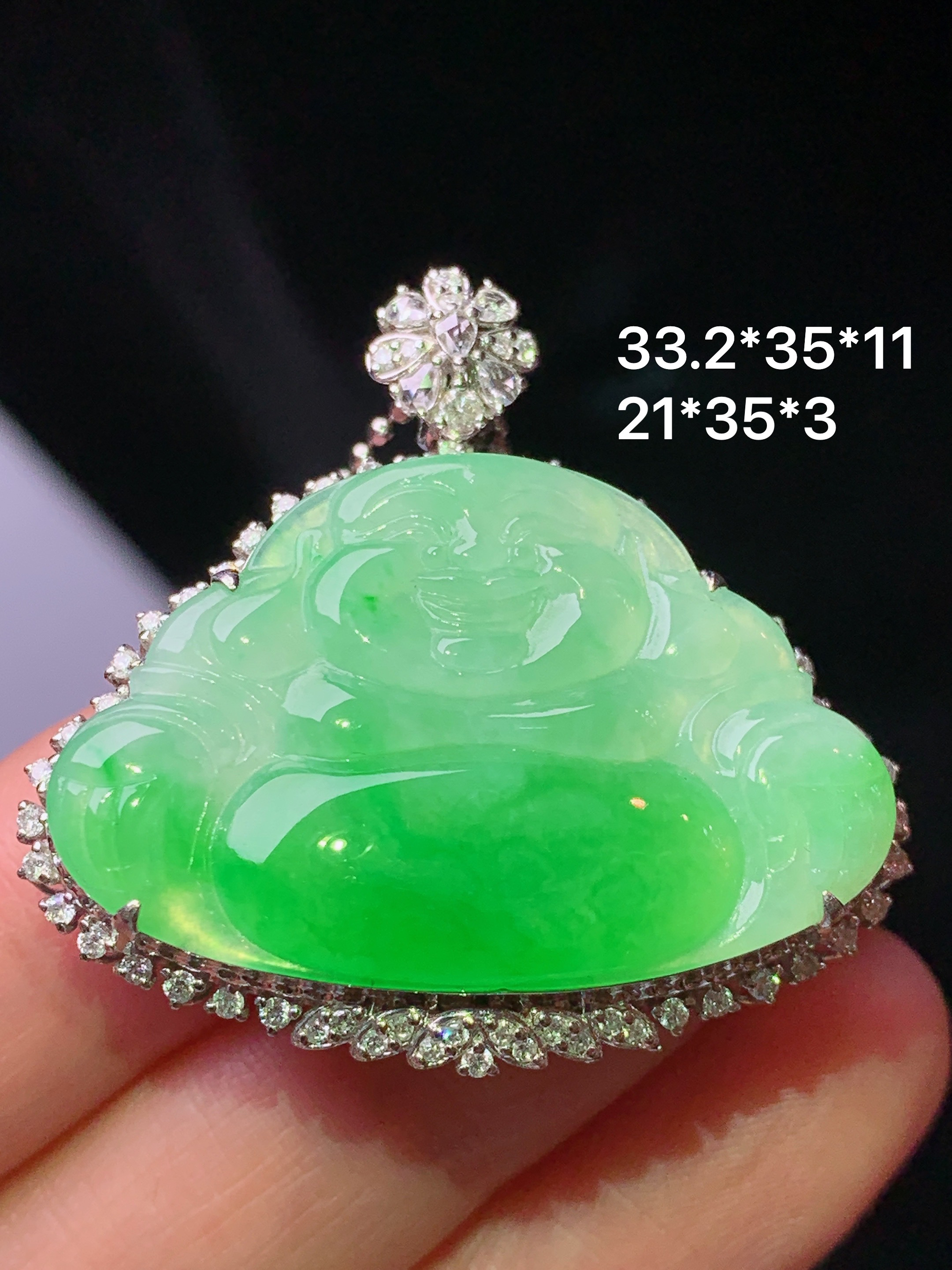 18k金钻镶嵌飘阳绿佛公吊坠 玉质细腻 色泽艳丽清新 水润亮眼 整体尺寸33.2*35*11 j2