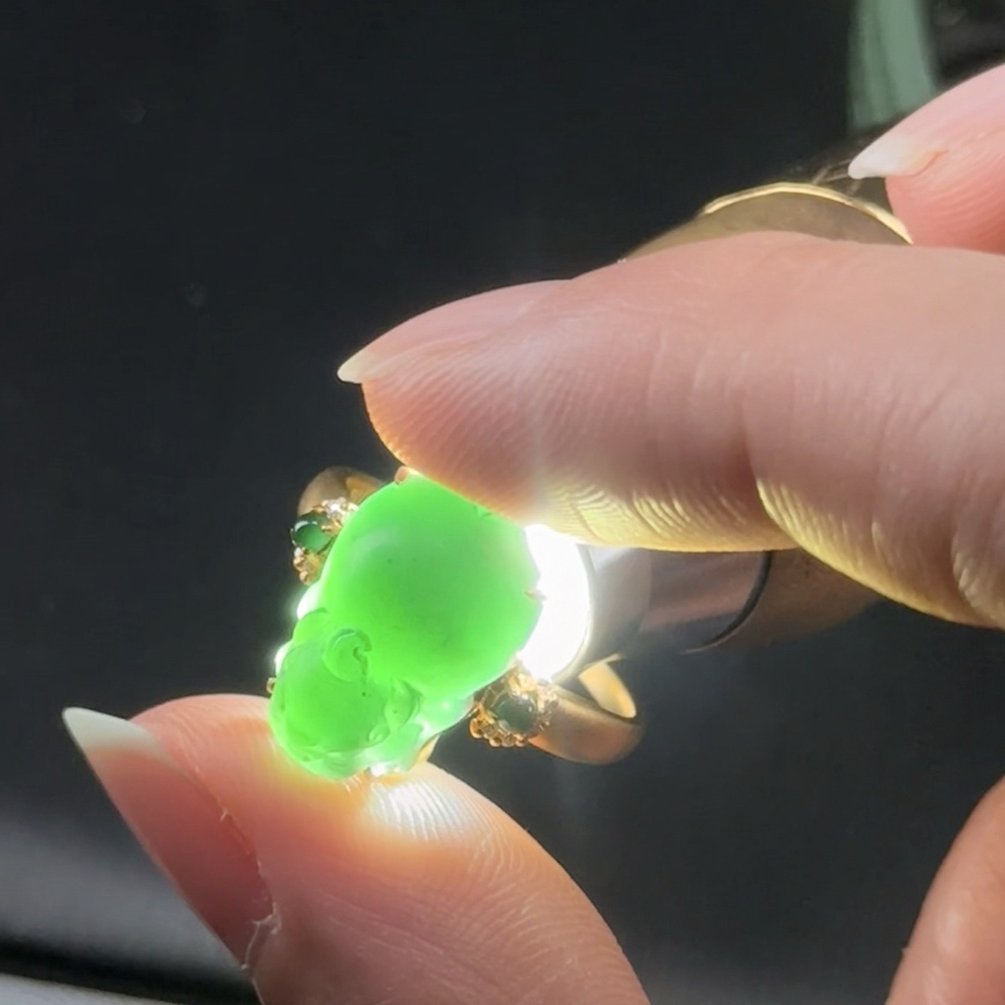 精品18k墨翠貔貅女戒 种好色正 黑度极好 打灯通透 油性十足 尺寸16.1
