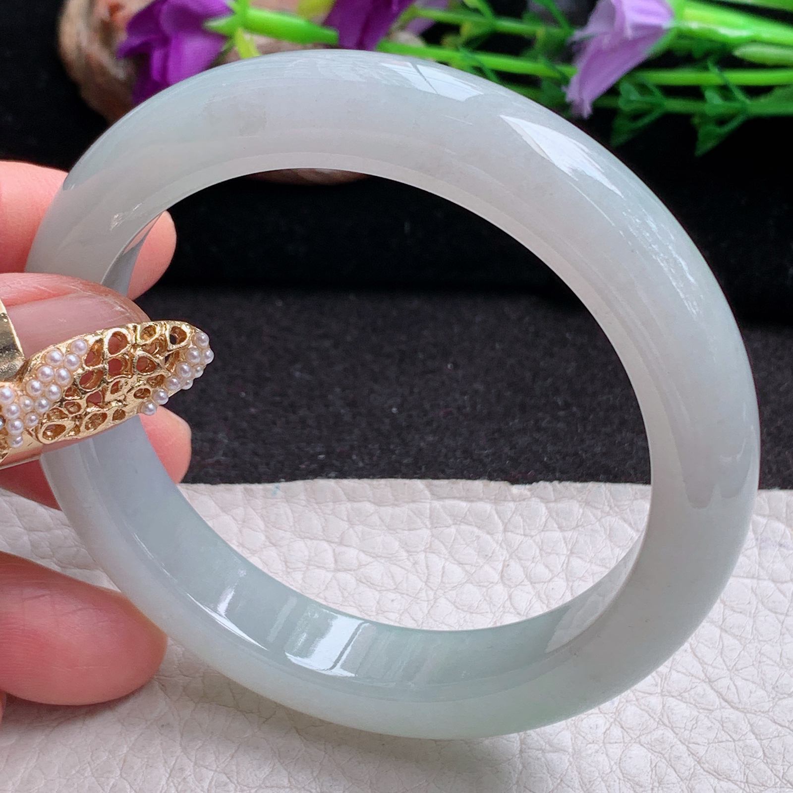 ll自然光56.5*11.8*9平安镯 缅甸翡翠a货玉手镯浅绿飘花胶感正圈玉手环