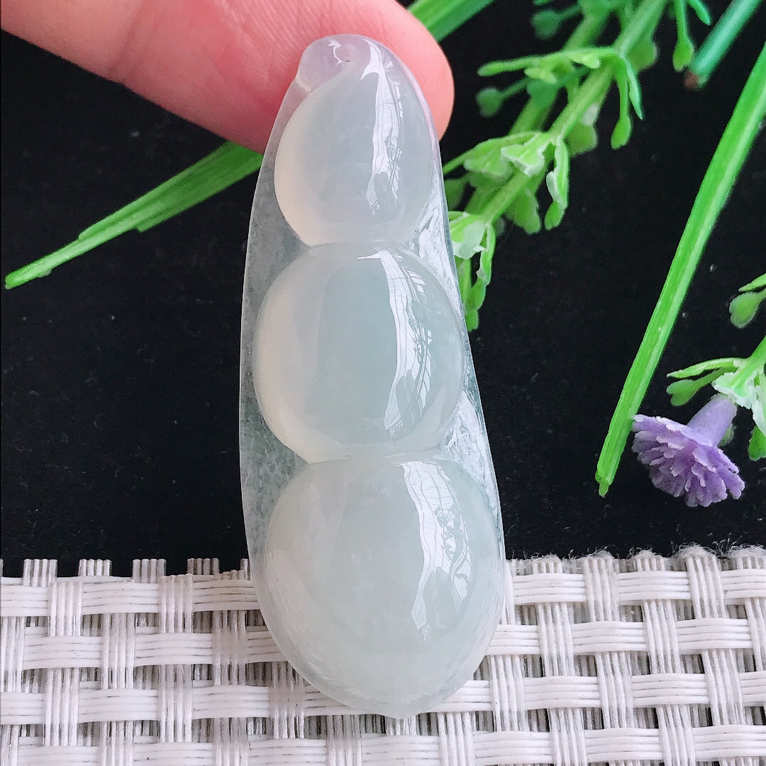 实拍A货翡翠51/19/8.8老坑秀气冰润福豆四季豆吊坠翡翠玉挂件