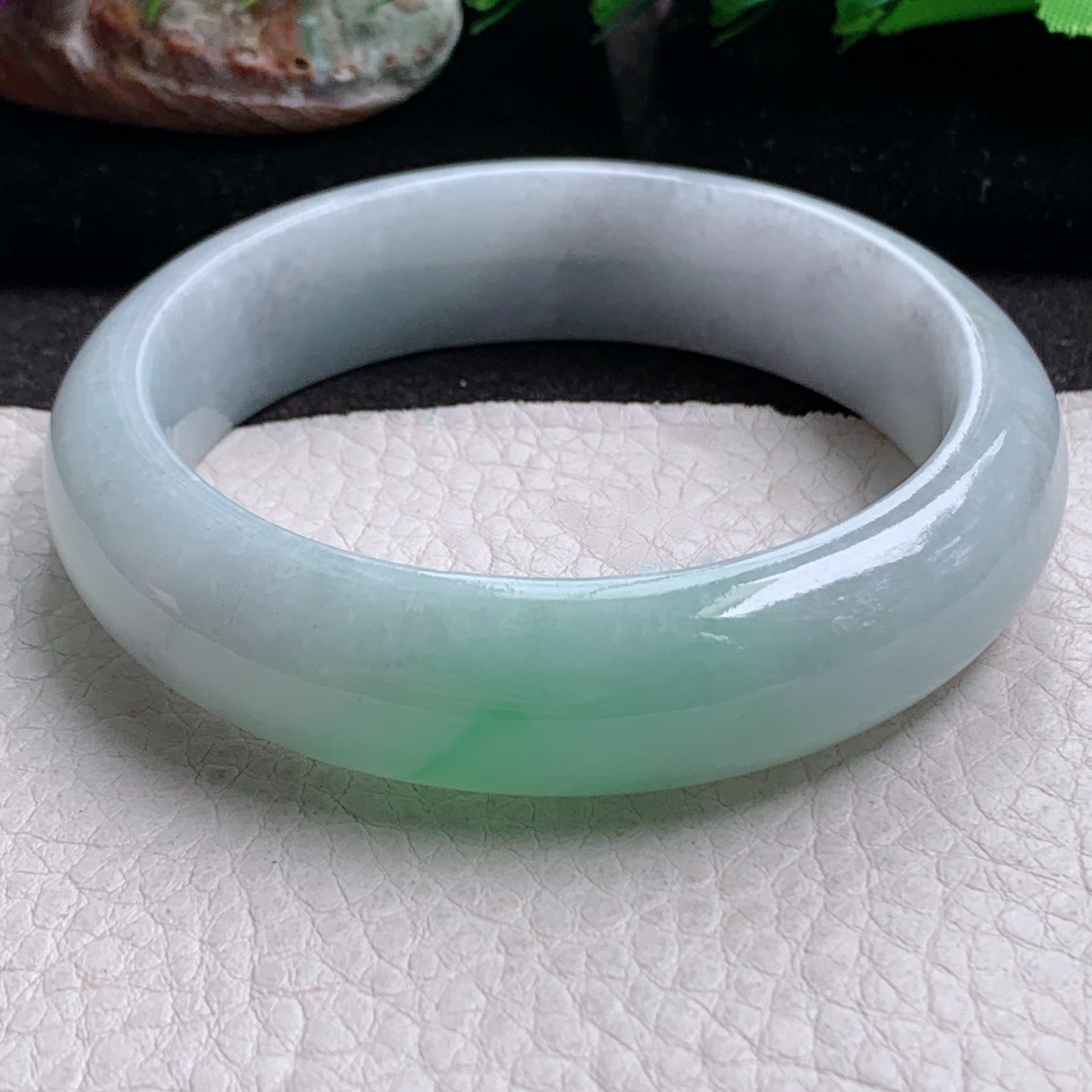 js实拍57.5*15.5*9轮胎镯 缅甸翡翠a货玉手镯飘绿厚装正圈玉手环