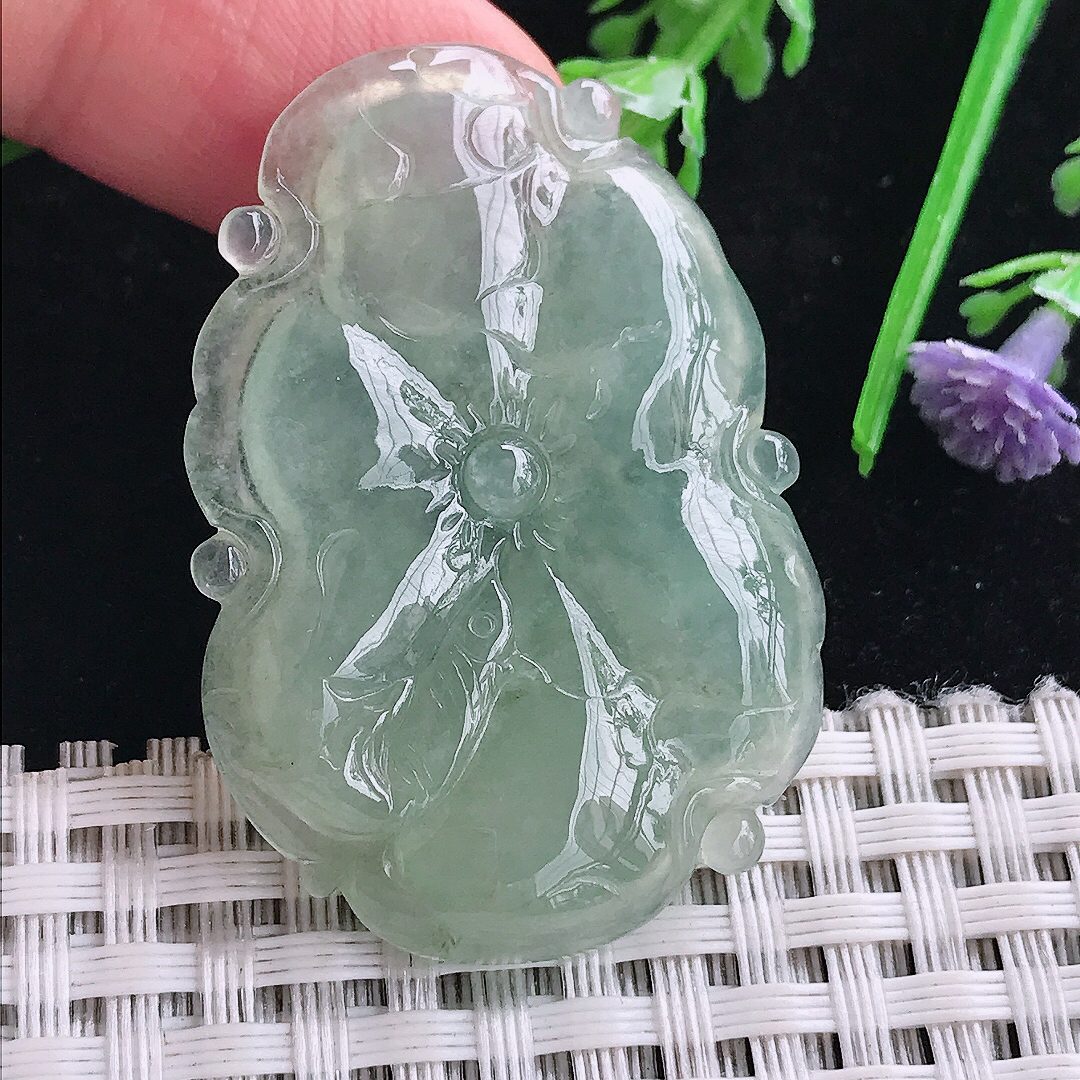 实拍A货翡翠43.3/29.7/5.2老坑冰胶果冻冰晴绿荷叶鱼吊坠翡翠玉挂件