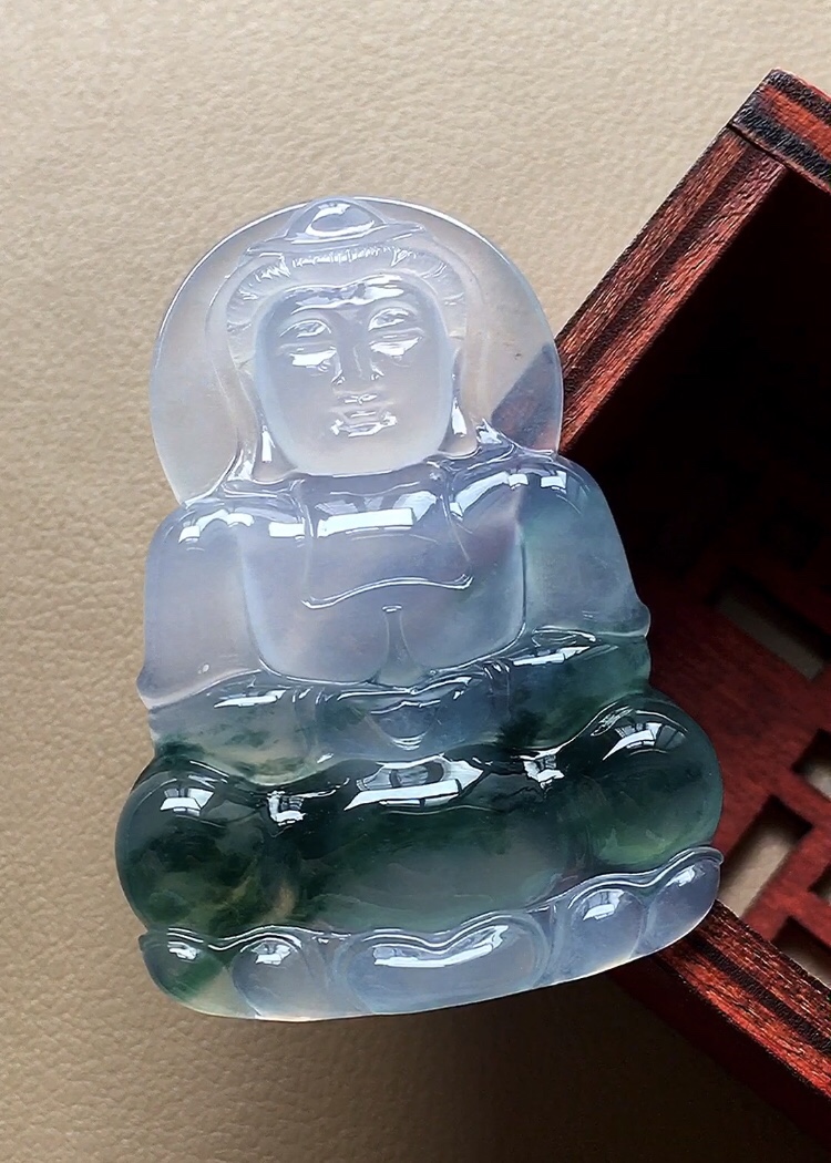 ️ 玻璃种福禄寿观音，飘彩十分漂亮，观音妙相慈悲为怀，无裂，尺寸44.2/31.5/5，超值