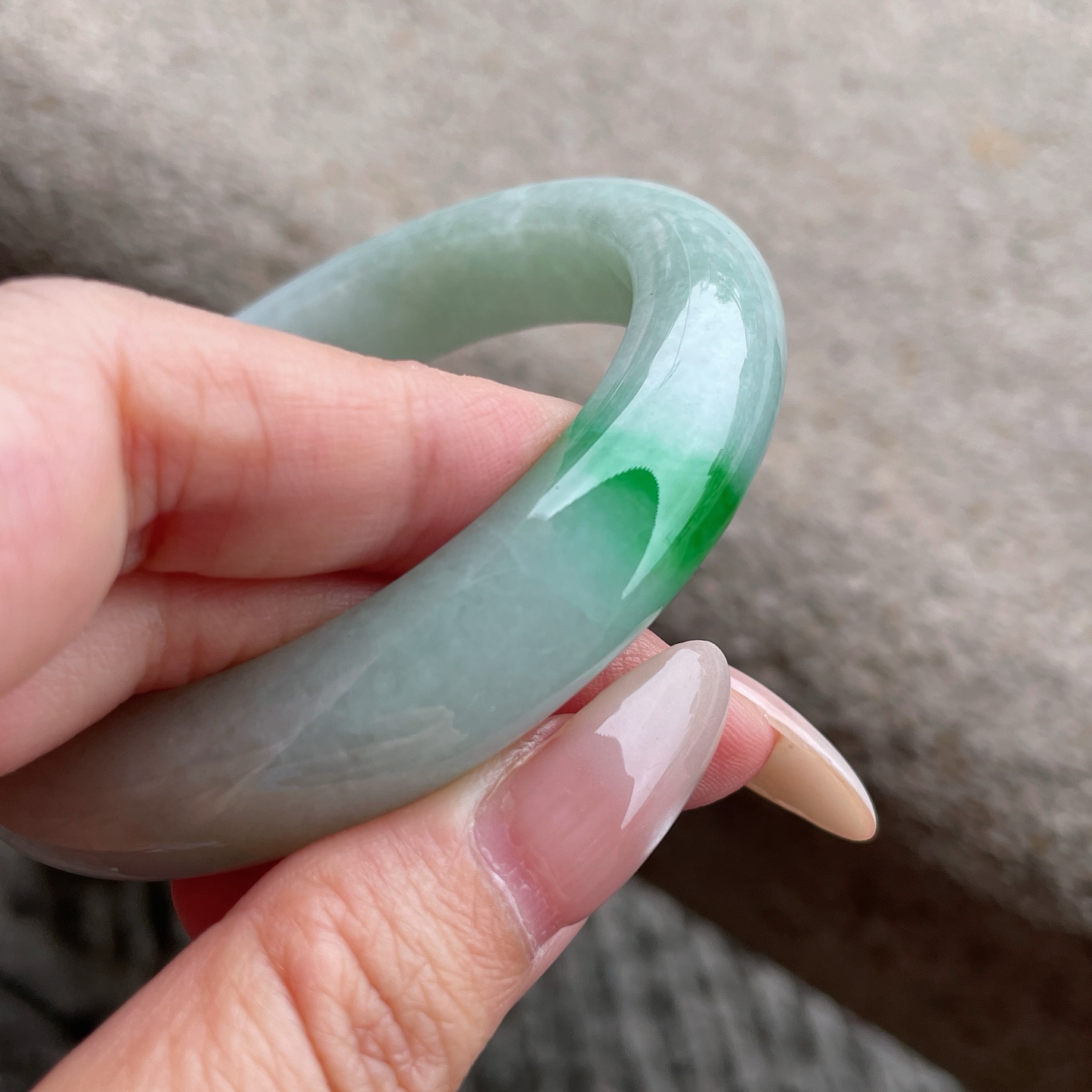 正圈，细糯阳绿，玉质细腻，水润，种老，棉纹，编码0507G11