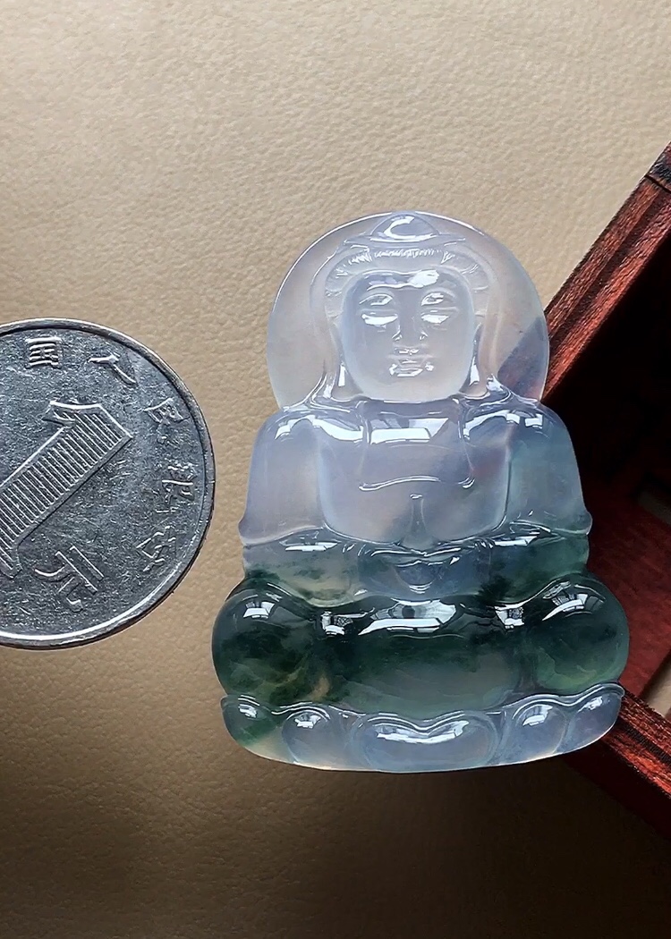 ️ 玻璃种福禄寿观音，飘彩十分漂亮，观音妙相慈悲为怀，无裂，尺寸44.2/31.5/5，超值