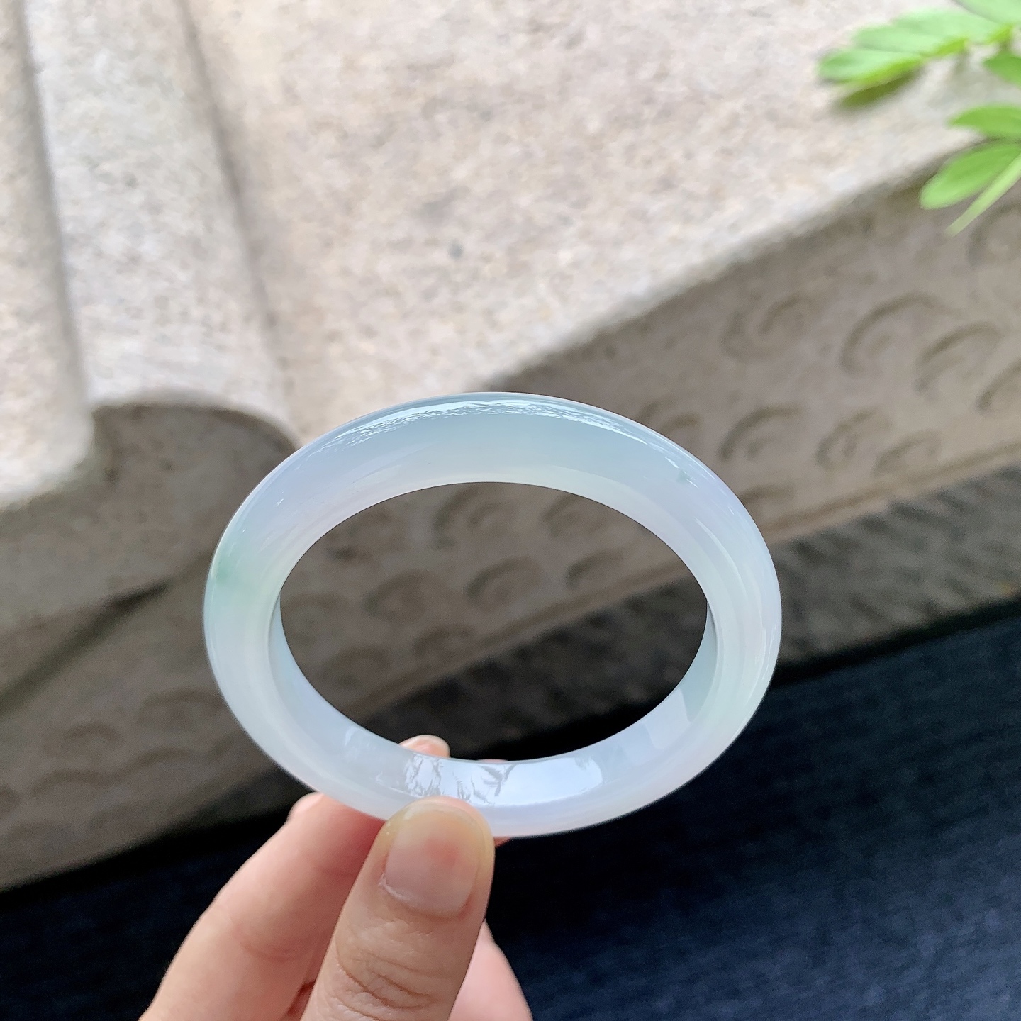 正圈54 55，圈口55/10/8.4，编码FL052469，冰糯春彩，水润，种老，打灯有纹线