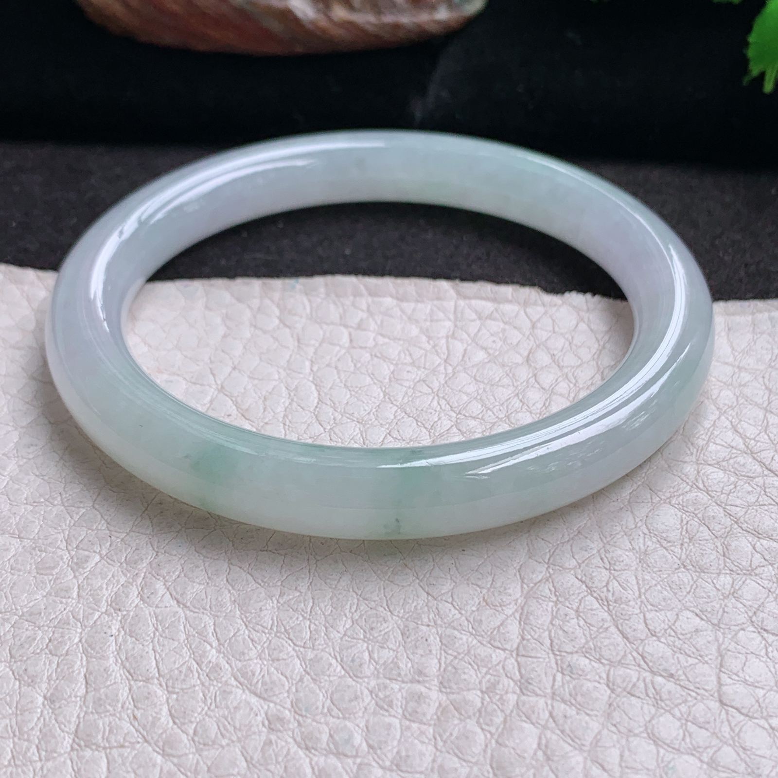 n实拍54.5*8.3美人镯 细润飘花圆条缅甸翡翠玉手镯 叮当镯
