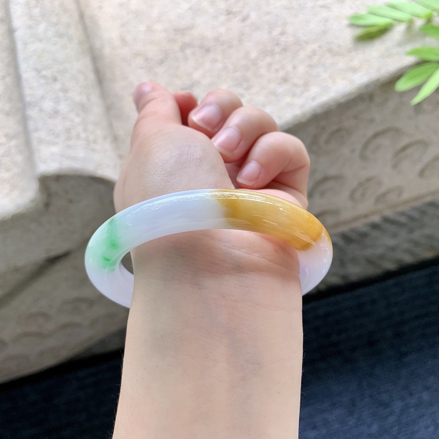 细糯三彩，水润，种老，细腻，无裂