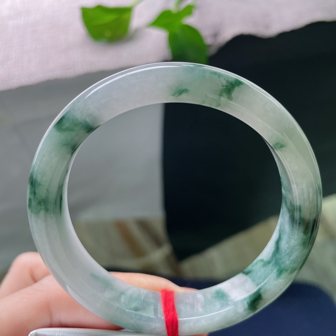 56.6/12.5/8，飘花正圈，如墨渲染，勾勒出意念中的，恰到的盛景。无裂，ss56173a