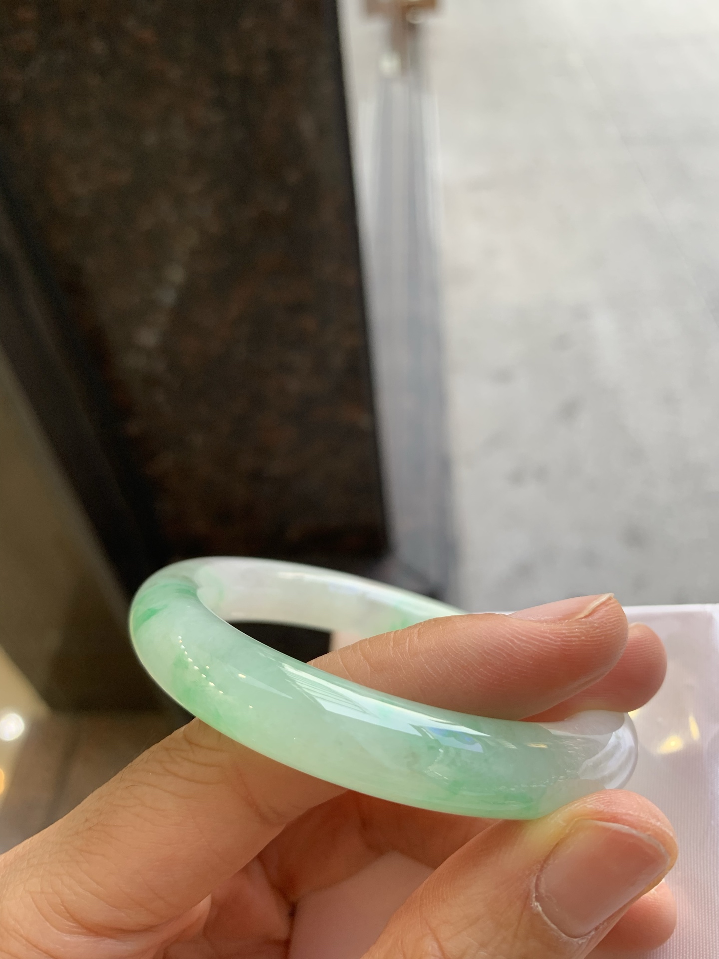 圆条冰种飘花，有纹，尺寸54.7/11