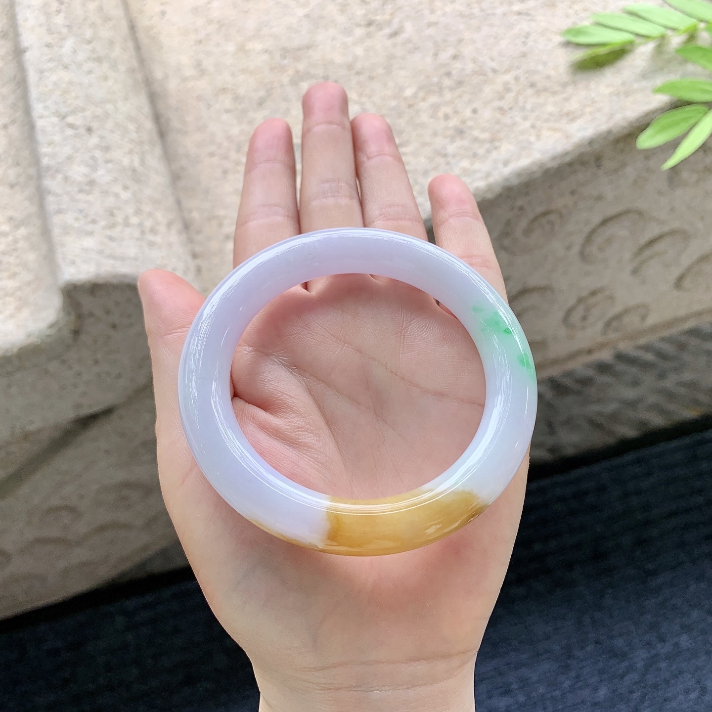 细糯三彩，水润，种老，细腻，无裂