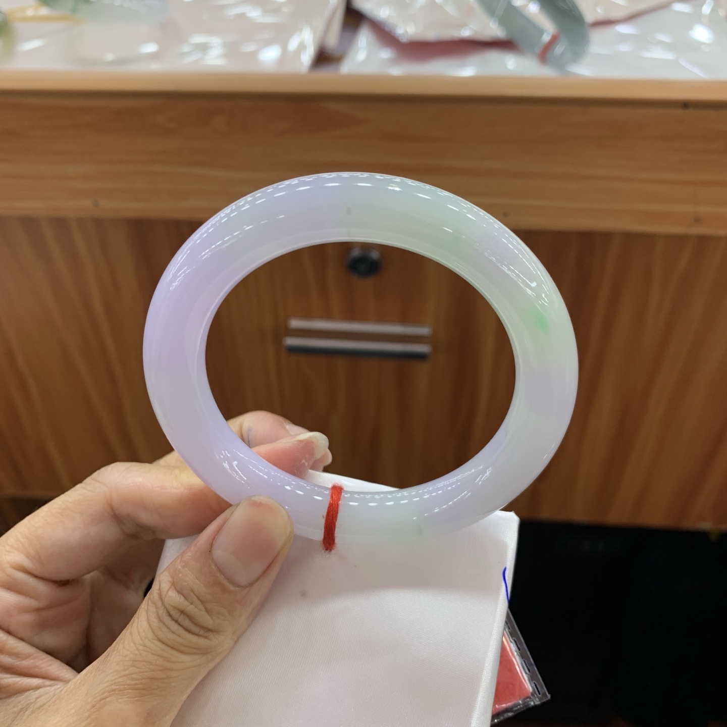 050630LJ，春带彩圆条翡翠手镯，57.3-10.8-11