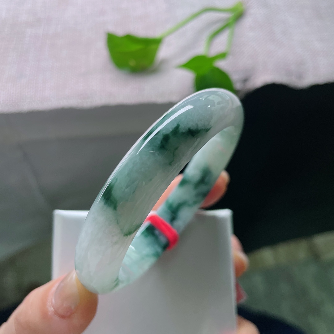 56.6/12.5/8，飘花正圈，如墨渲染，勾勒出意念中的，恰到的盛景。无裂，ss56173a