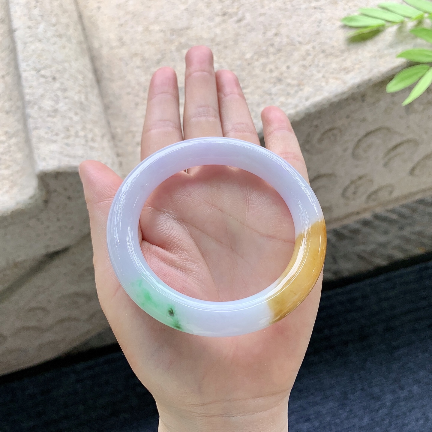 细糯三彩，水润，种老，细腻，无裂