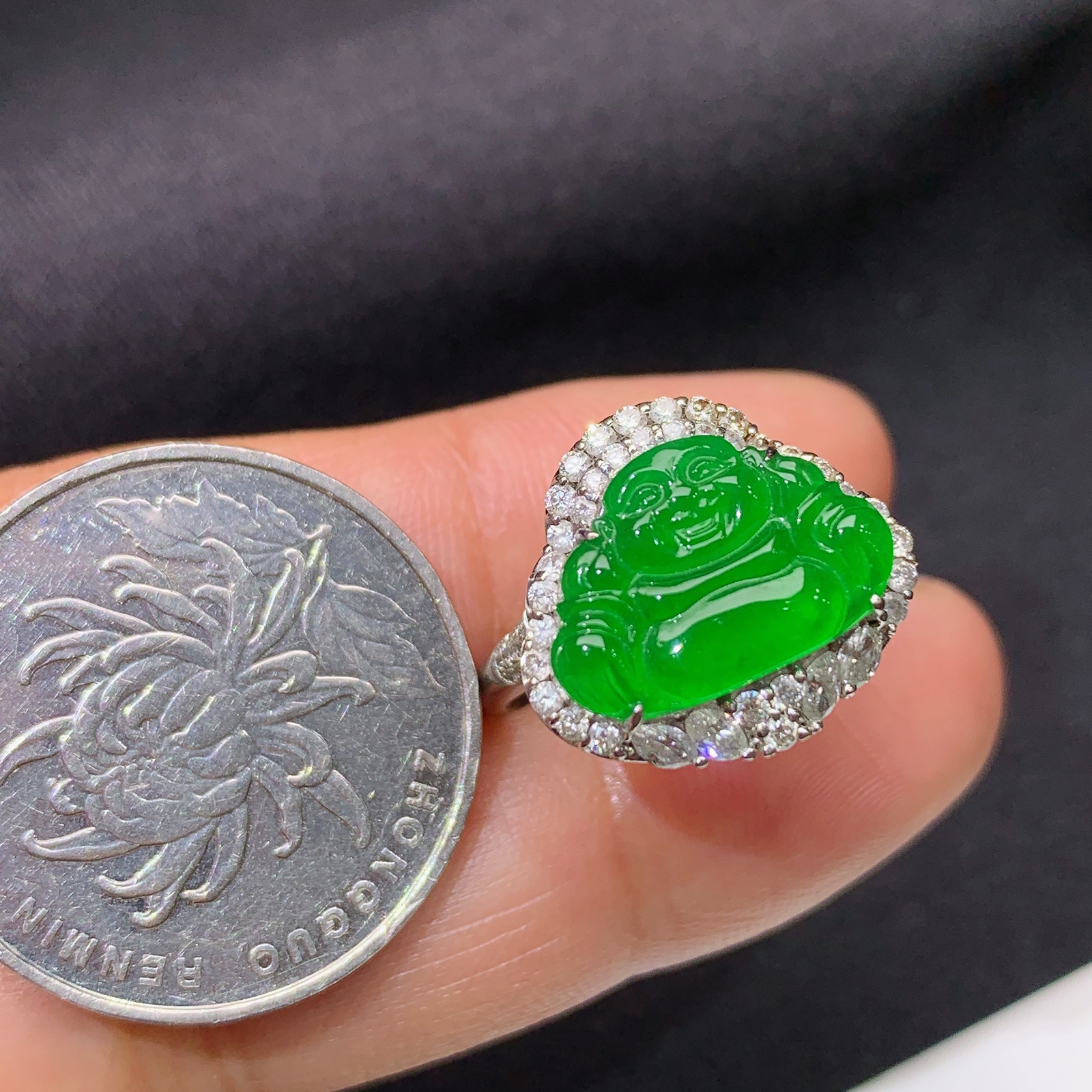 冰阳绿笑佛戒指，吊坠两用款，18k金镶嵌，冰润色阳，玉质细腻，种水足，S1 圈口14 尺寸9.4*13.8*2