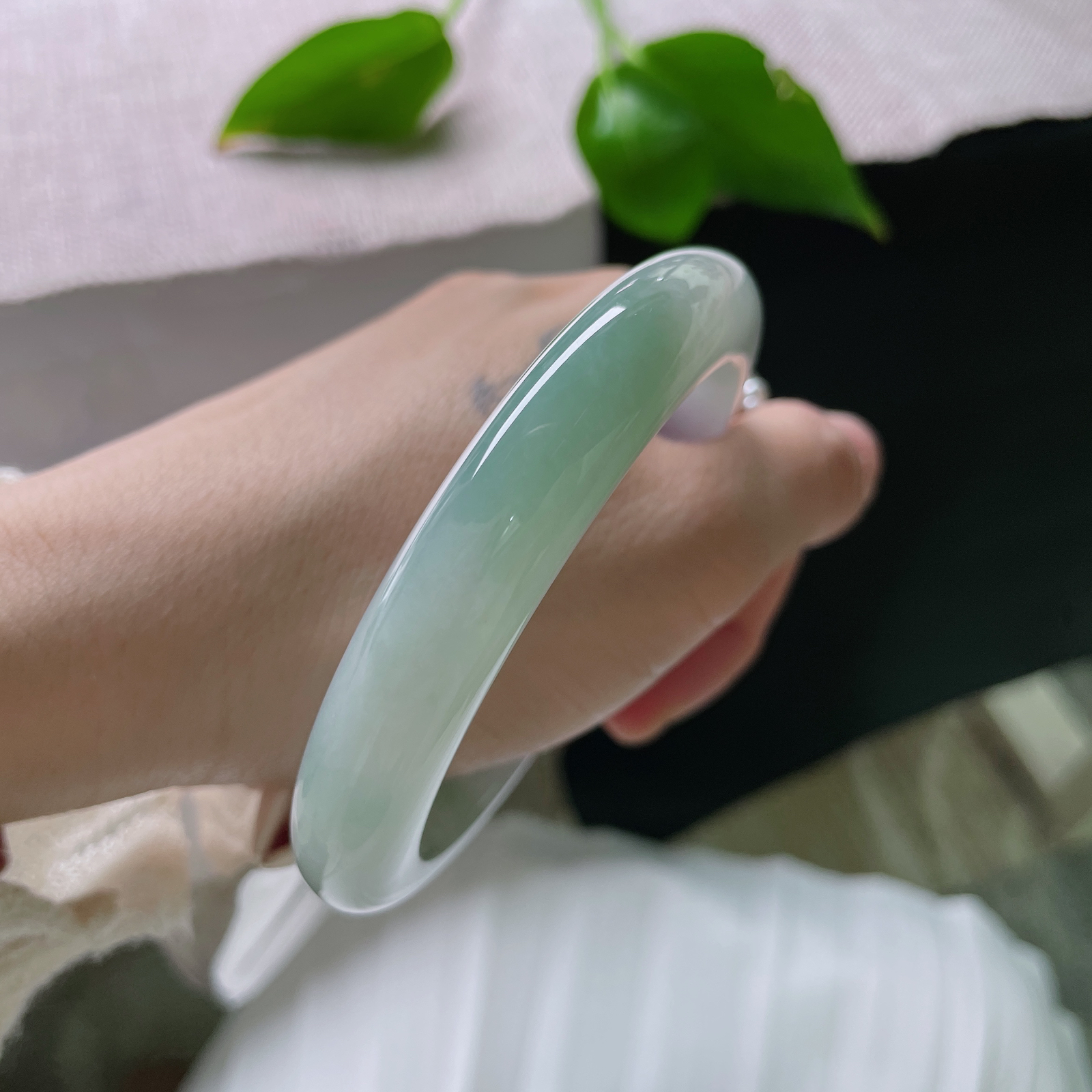 60.6/11.8/9.5，绿底正圈，微紫底点缀，版型厚装大气，大圈口，端庄优雅ss48607a