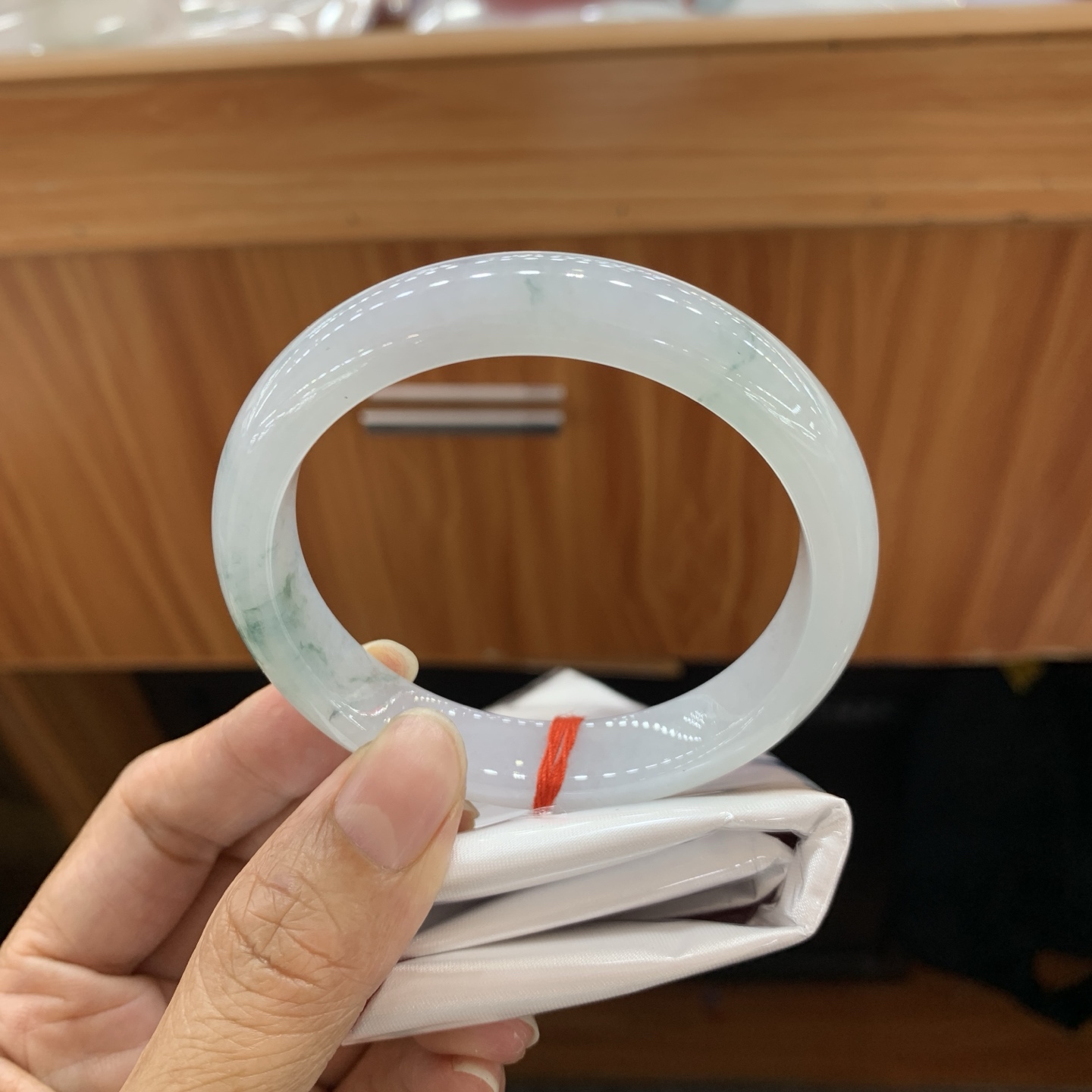 050626LJ，冰飘花正圈翡翠手镯，57.7-12-7.6