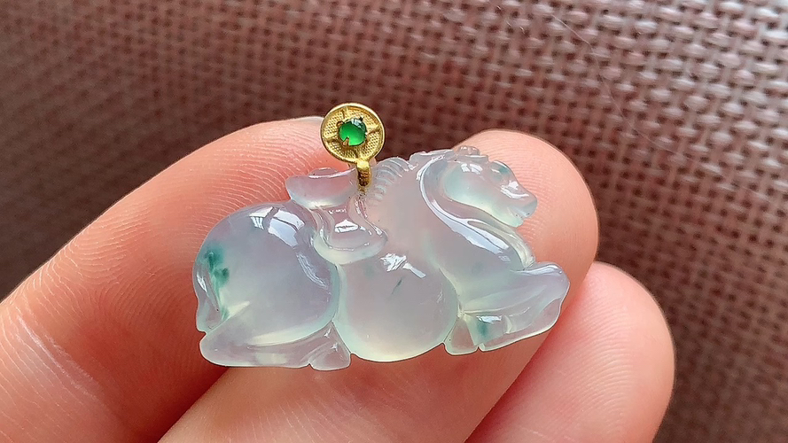 天然翡翠，飘花马上有钱，18k金 尺寸13.9-23.3-3.3 aa57
