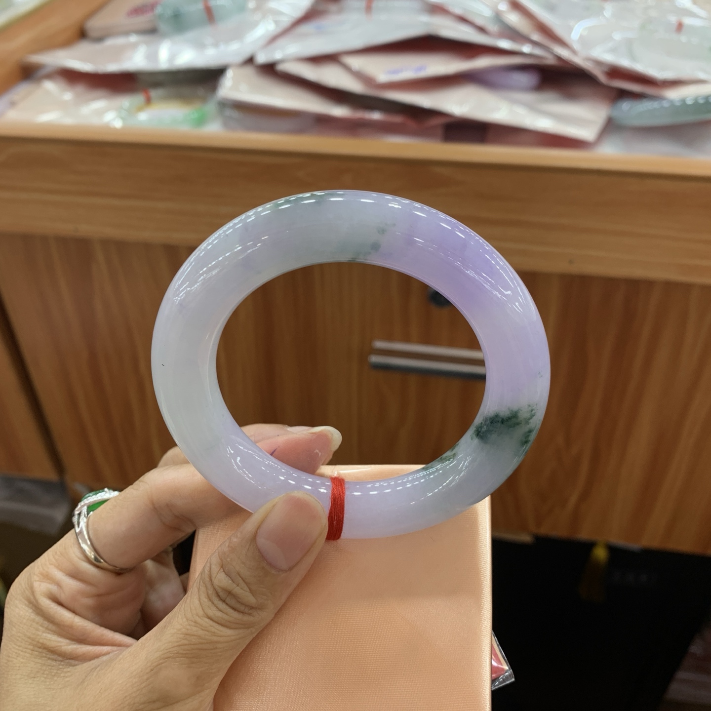 050644JM，飘花大圆条翡翠手镯，57.2-12.7