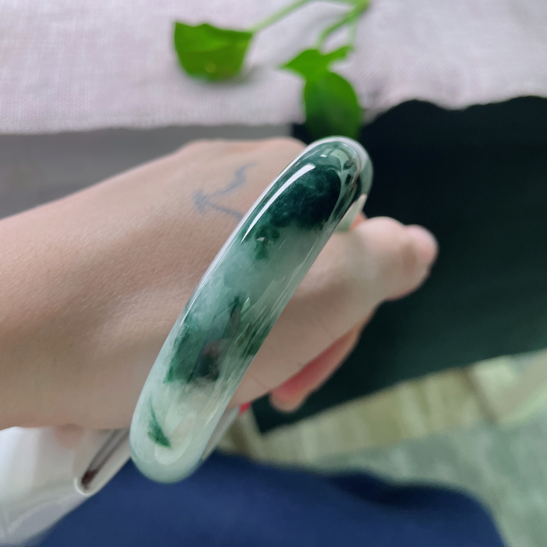 56.6/12.5/8，飘花正圈，如墨渲染，勾勒出意念中的，恰到的盛景。无裂，ss56173a