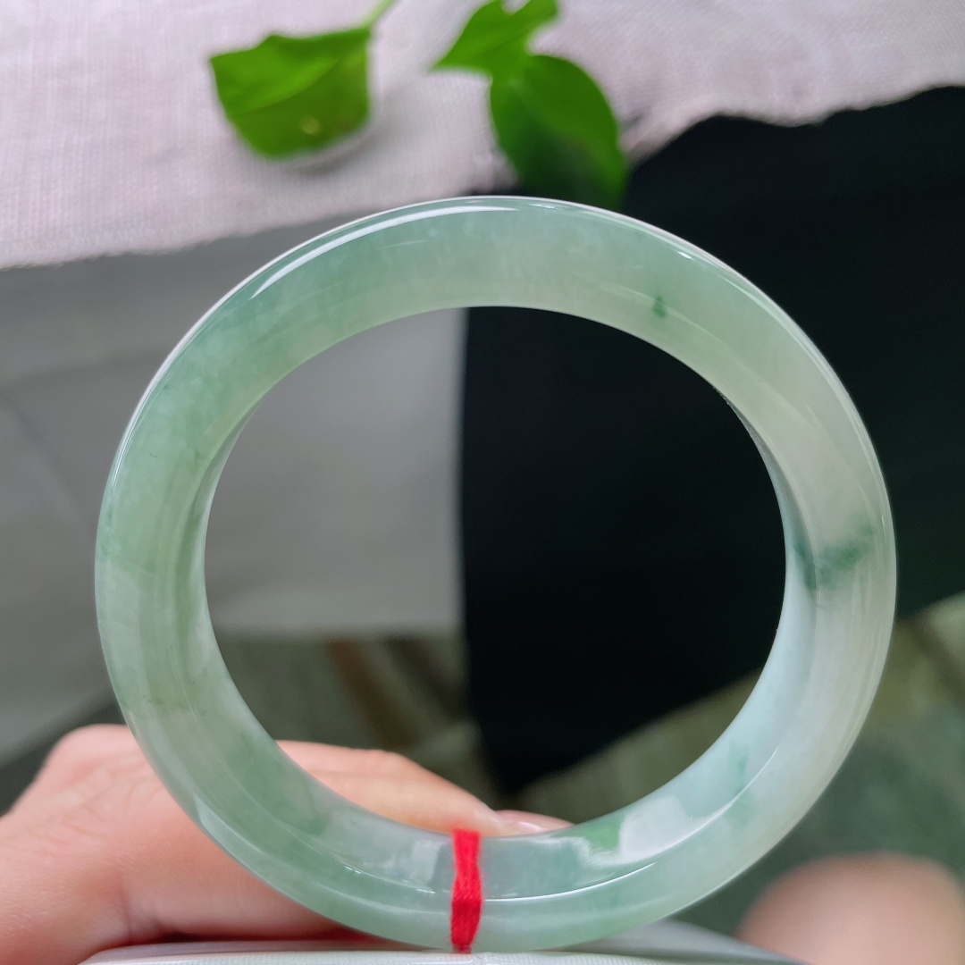 53.3/10.7/7.9，浅绿底正圈，水润，不争春色，只取一缕清风入骨。皮纹，ss52356a