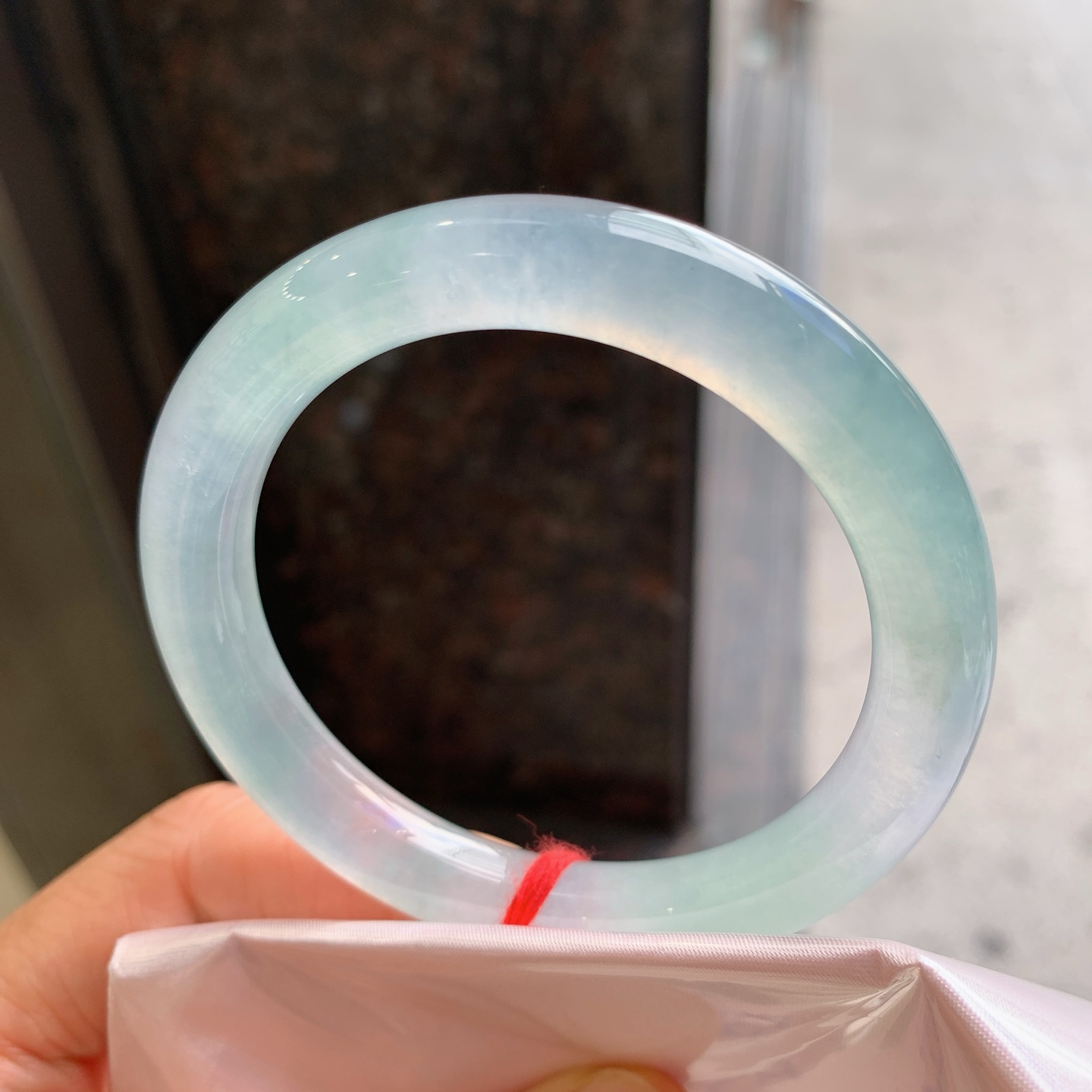 圆条冰晴，微细纹，尺寸：53.2/10.3，起荧光