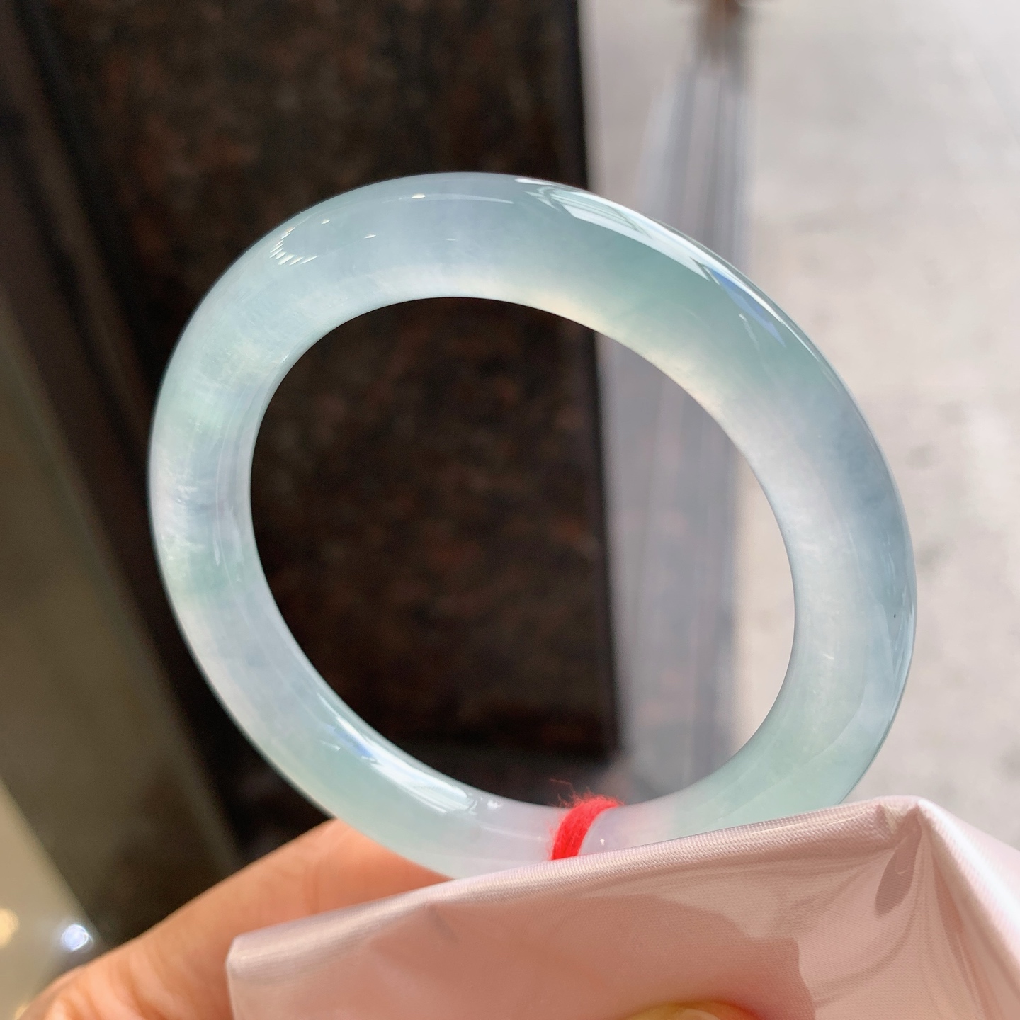 圆条冰晴，微细纹，尺寸：53.2/10.3，起荧光