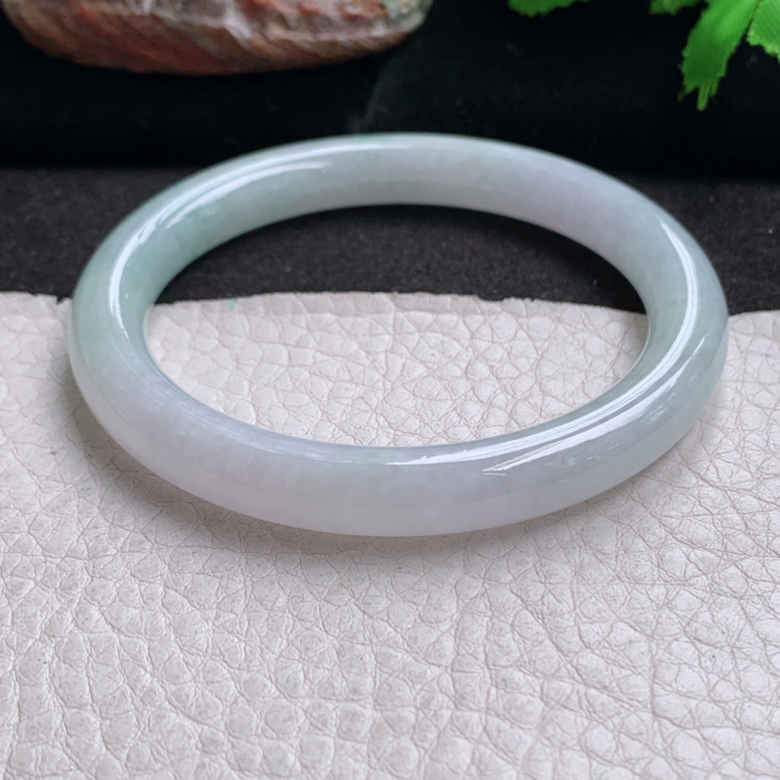 n实拍54.5*8.3美人镯 细润飘花圆条缅甸翡翠玉手镯 叮当镯