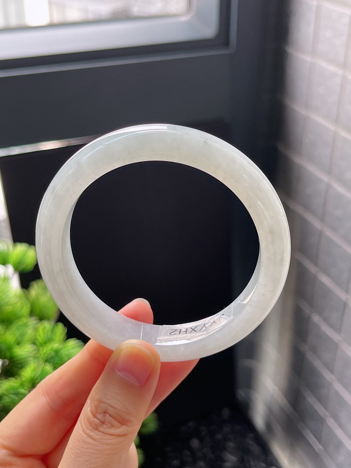 正圈56.8圈口，翡翠冰糯种白色手镯