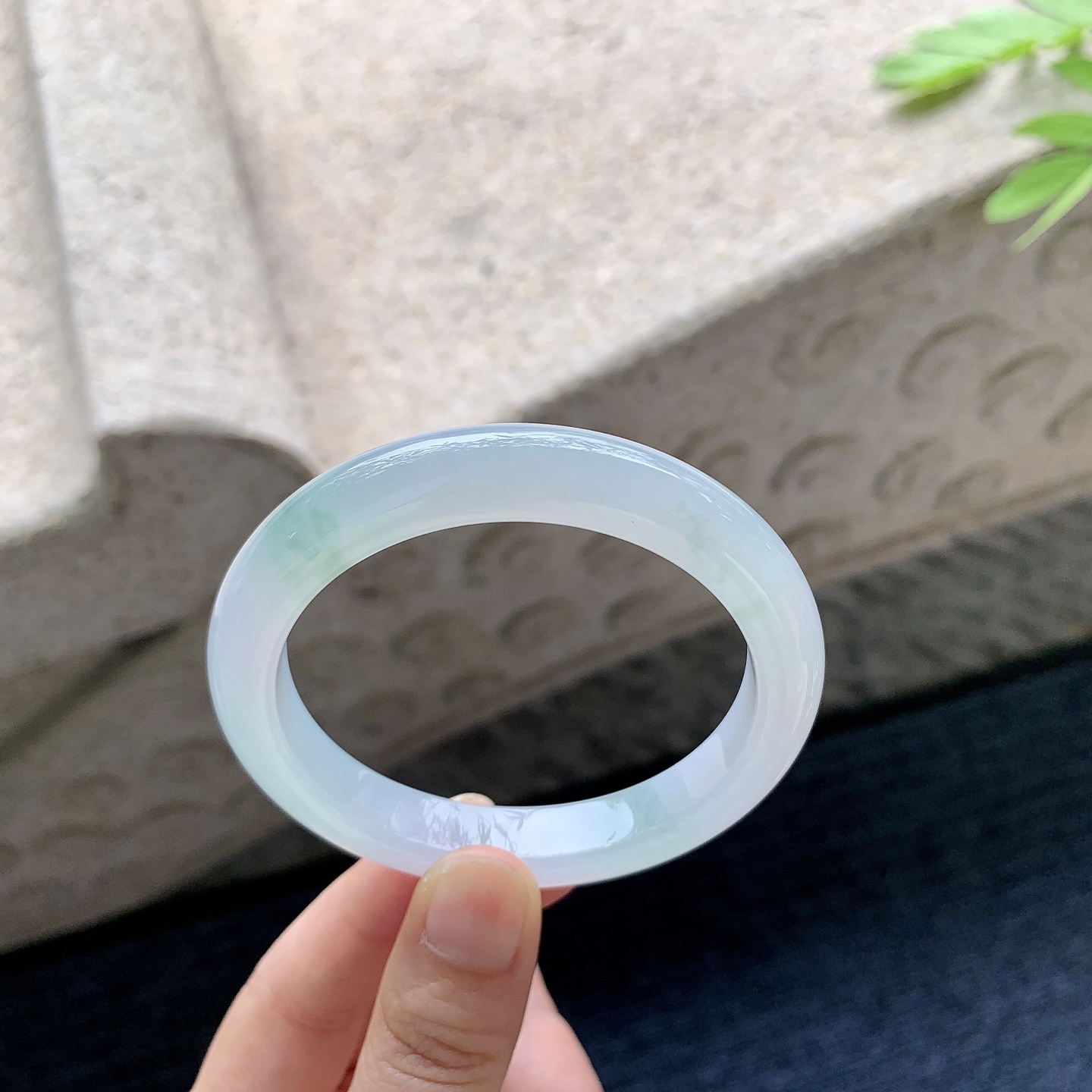 正圈54 55，圈口55/10/8.4，编码FL052469，冰糯春彩，水润，种老，打灯有纹线