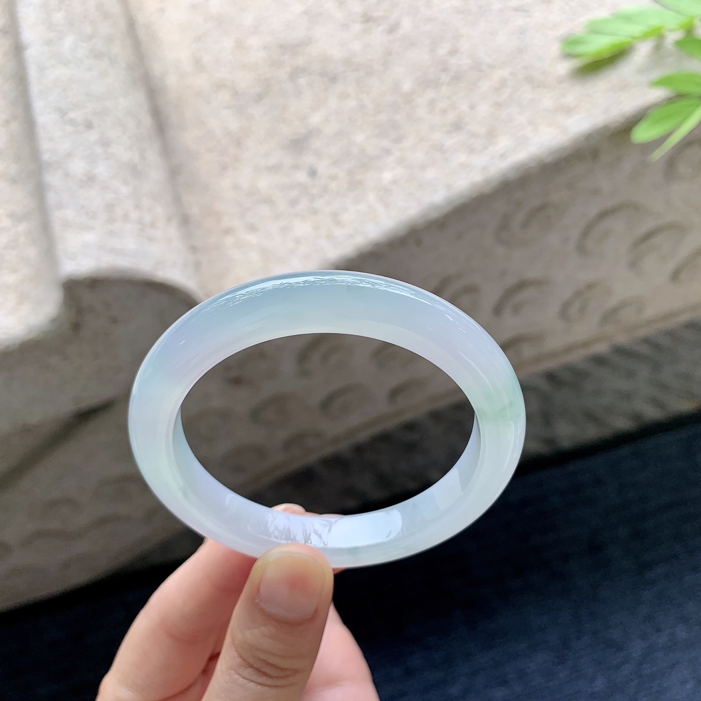 正圈54 55，圈口55/10/8.4，编码FL052469，冰糯春彩，水润，种老，打灯有纹线