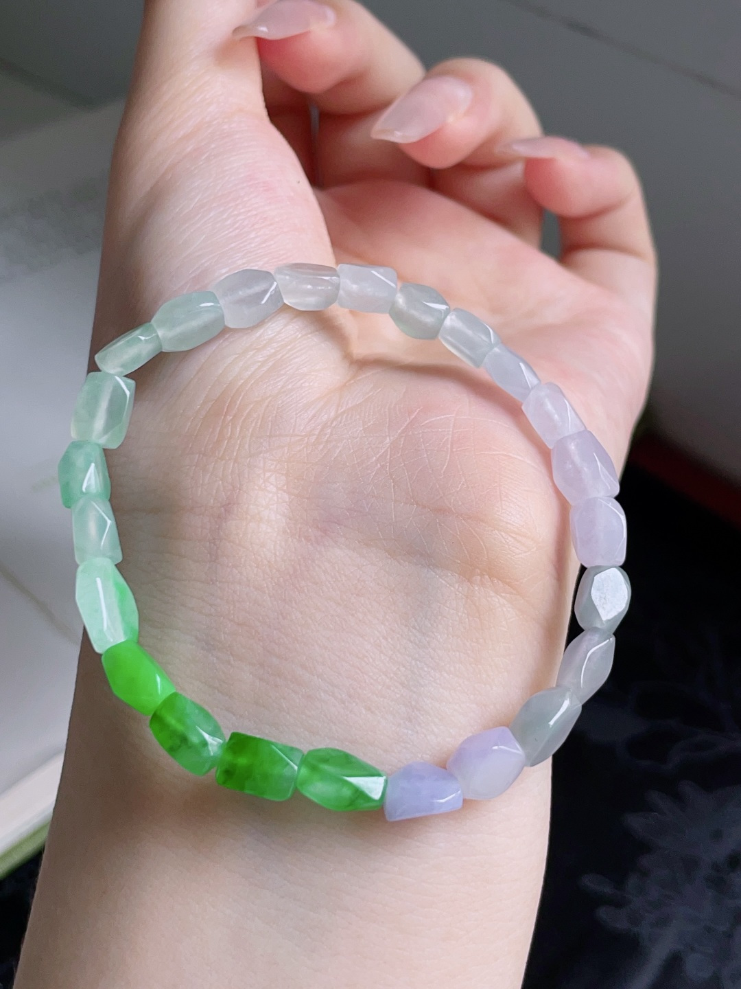 ️ 冰三彩手串，色彩缤纷，种老水润，裸石 8.2/5.2