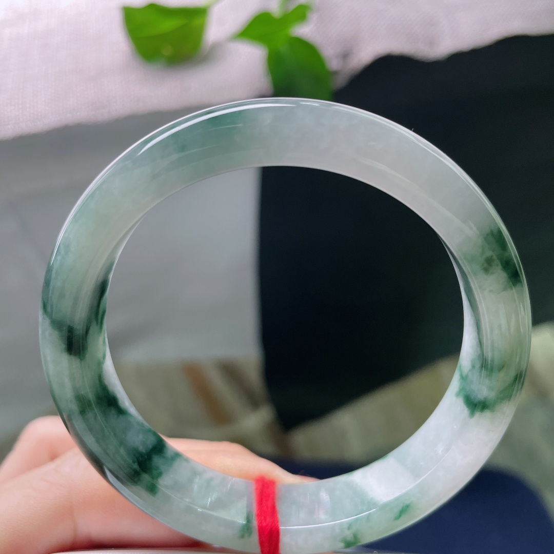 56.6/12.5/8，飘花正圈，如墨渲染，勾勒出意念中的，恰到的盛景。无裂，ss56173a